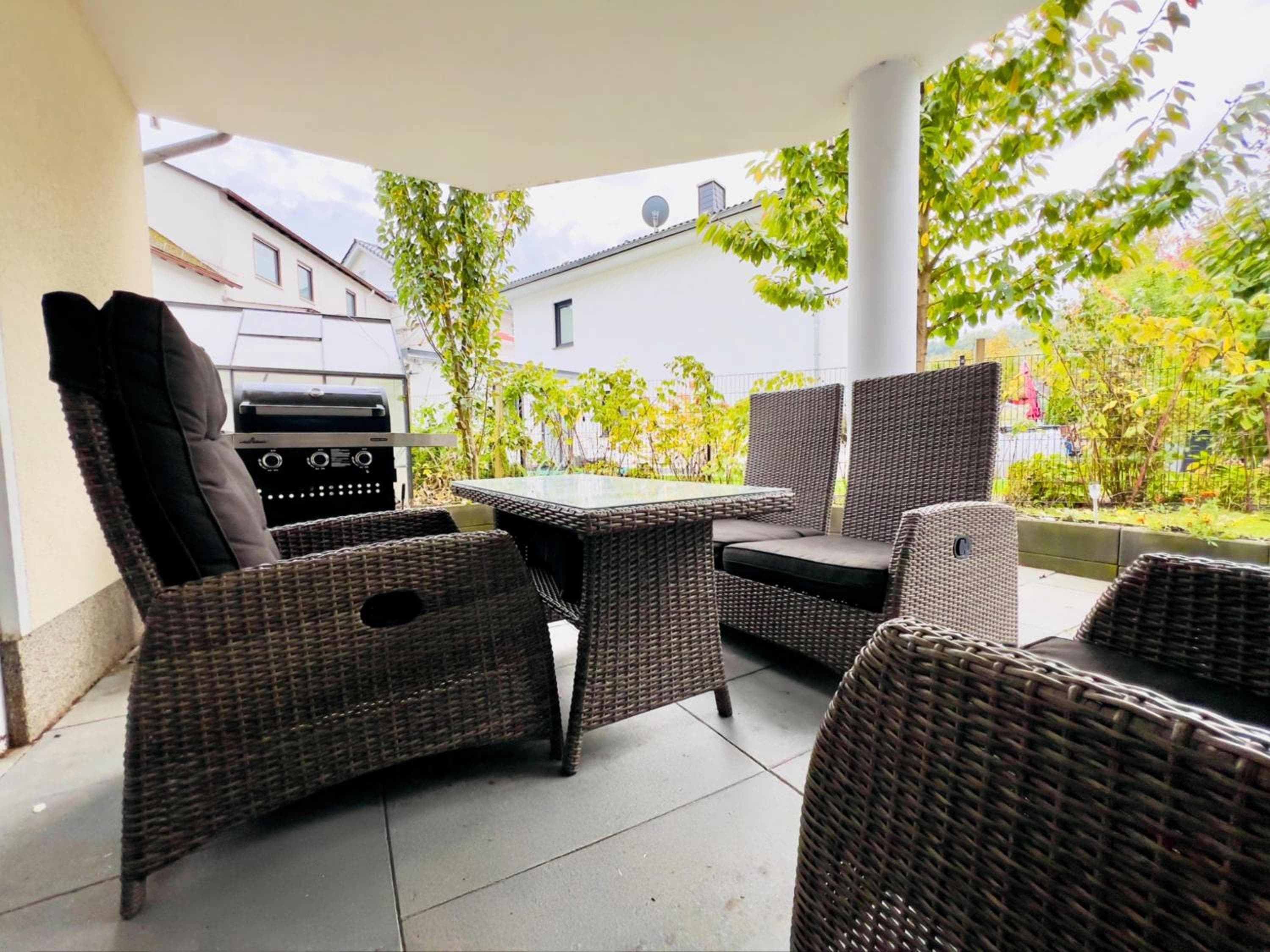 Modern und lichtdurchflutet - Ferienwohnung mit Terrasse