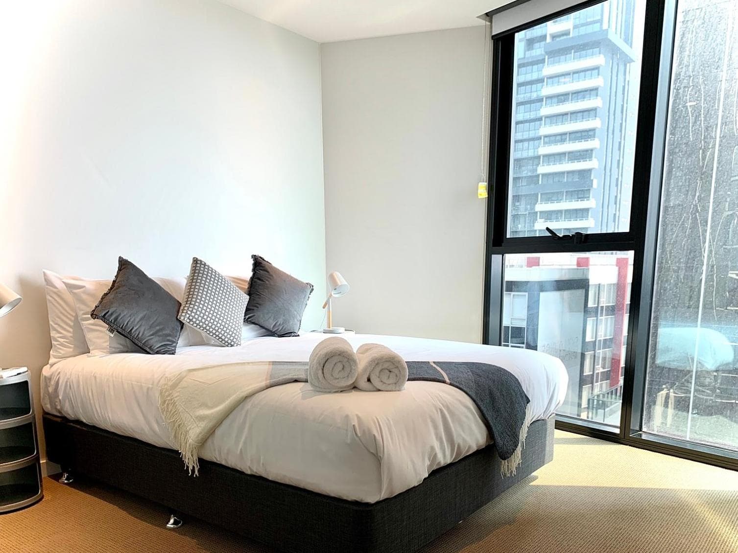 ReadySet Apartments at Lighthouse