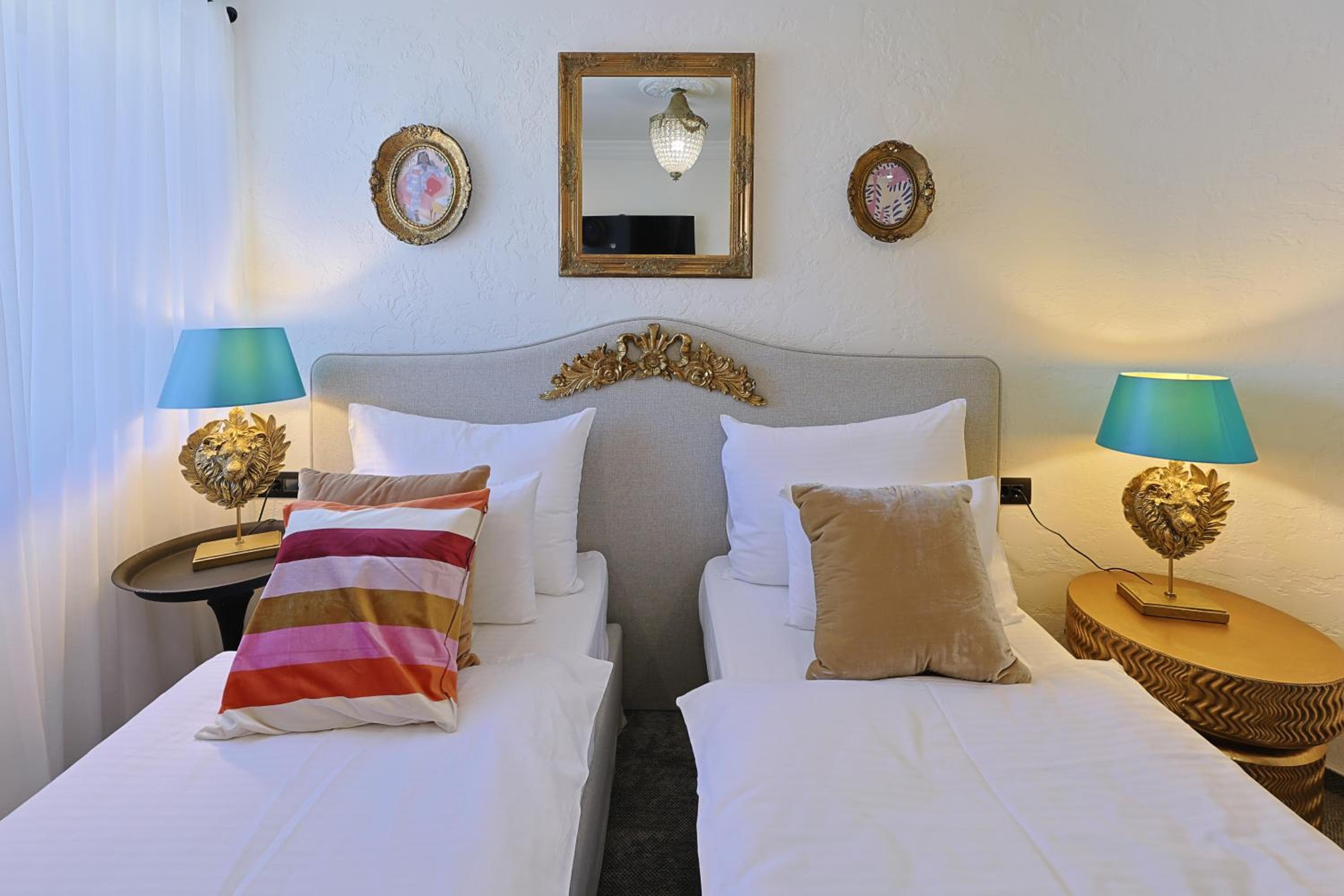 Integra Hotel