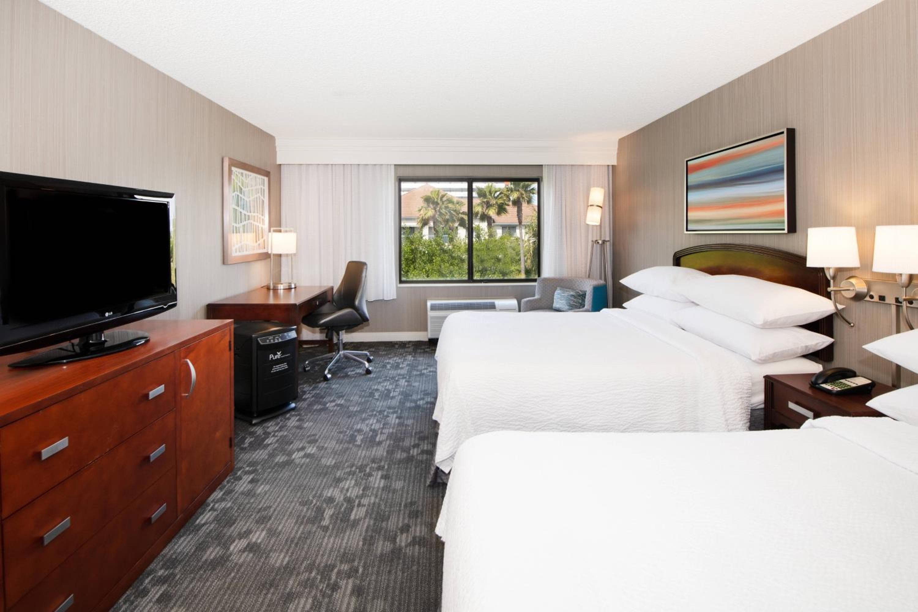 Courtyard by Marriott Oakland Airport