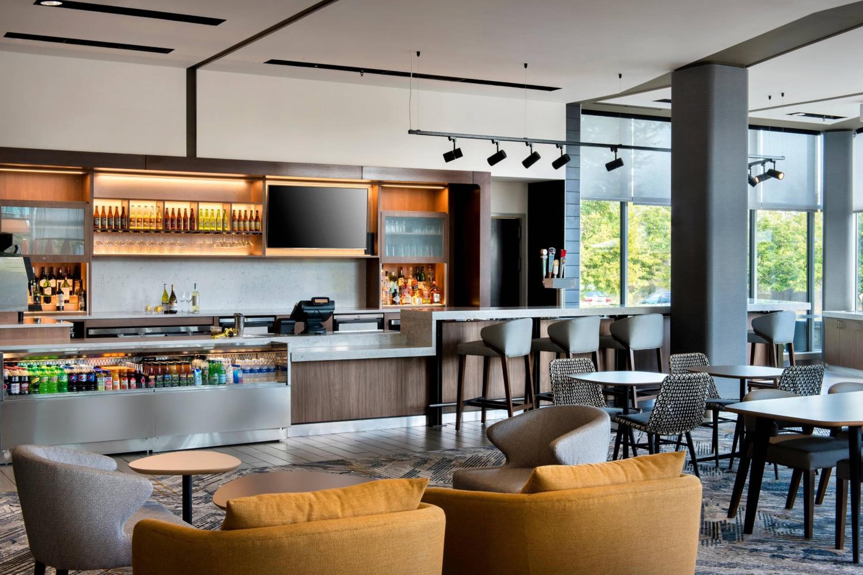 Courtyard by Marriott Philadelphia South at The Navy Yard