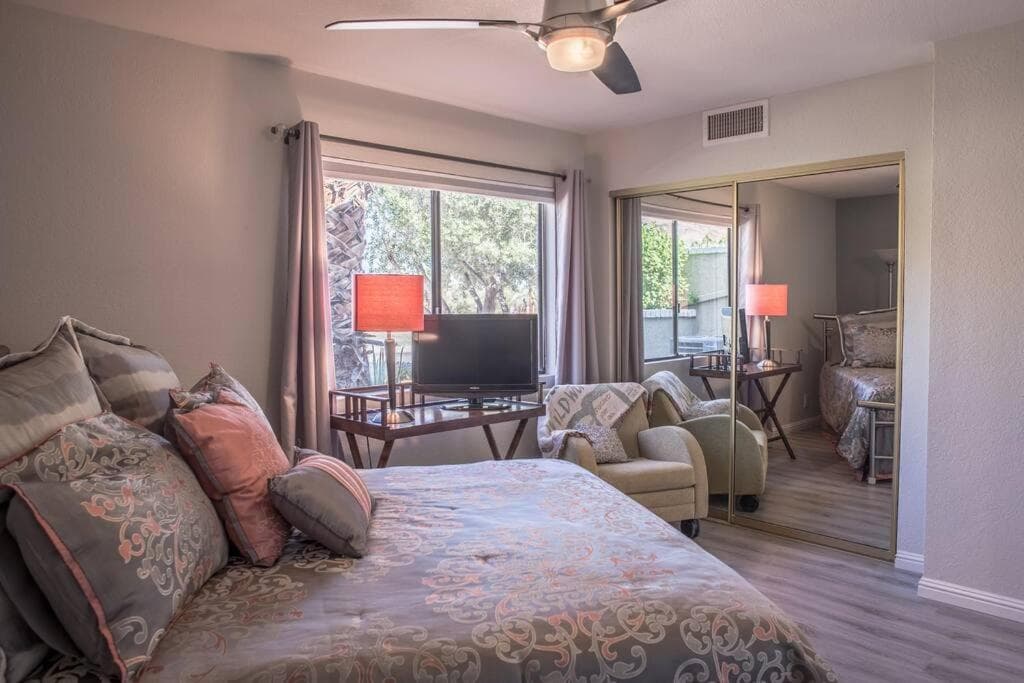 Charming Palm Desert Oasis - An Ideal Getaway Home