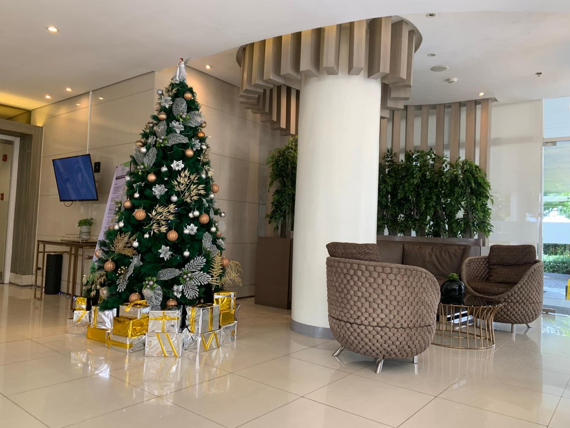 Netflix & Chill at Pablo's Homestay-Grace Residences Tower 4