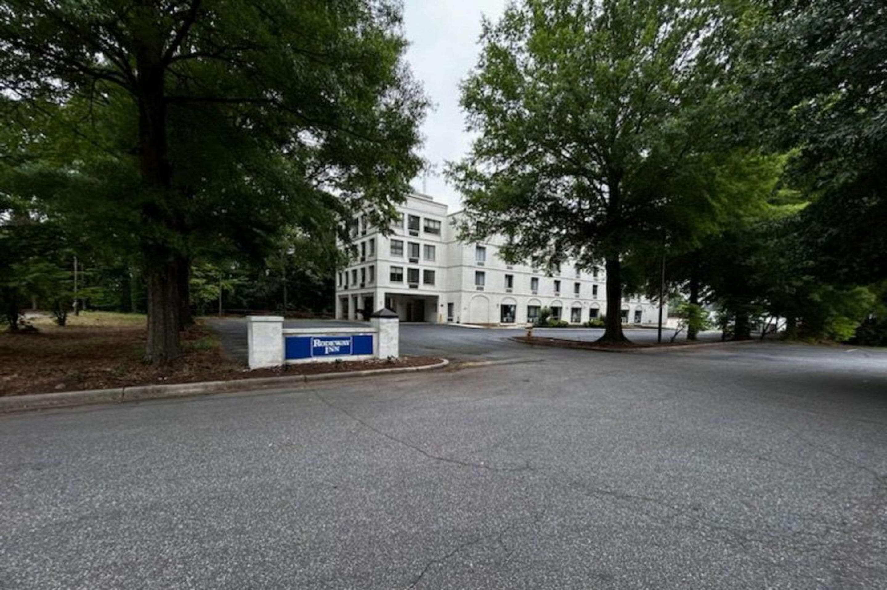 Clemmons Inn & Suites