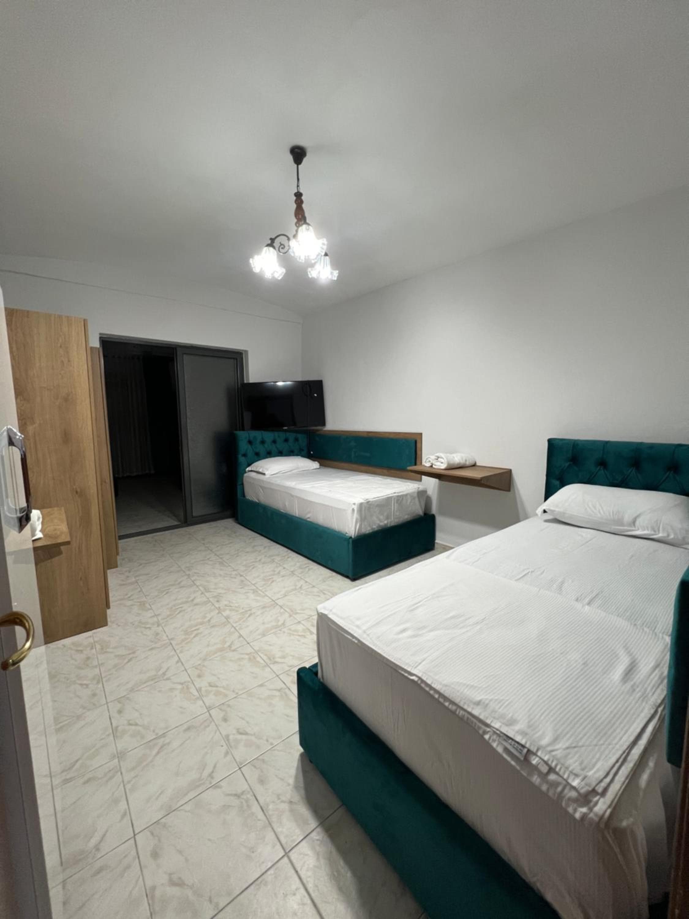 Sisterhood Hostel-Female Only