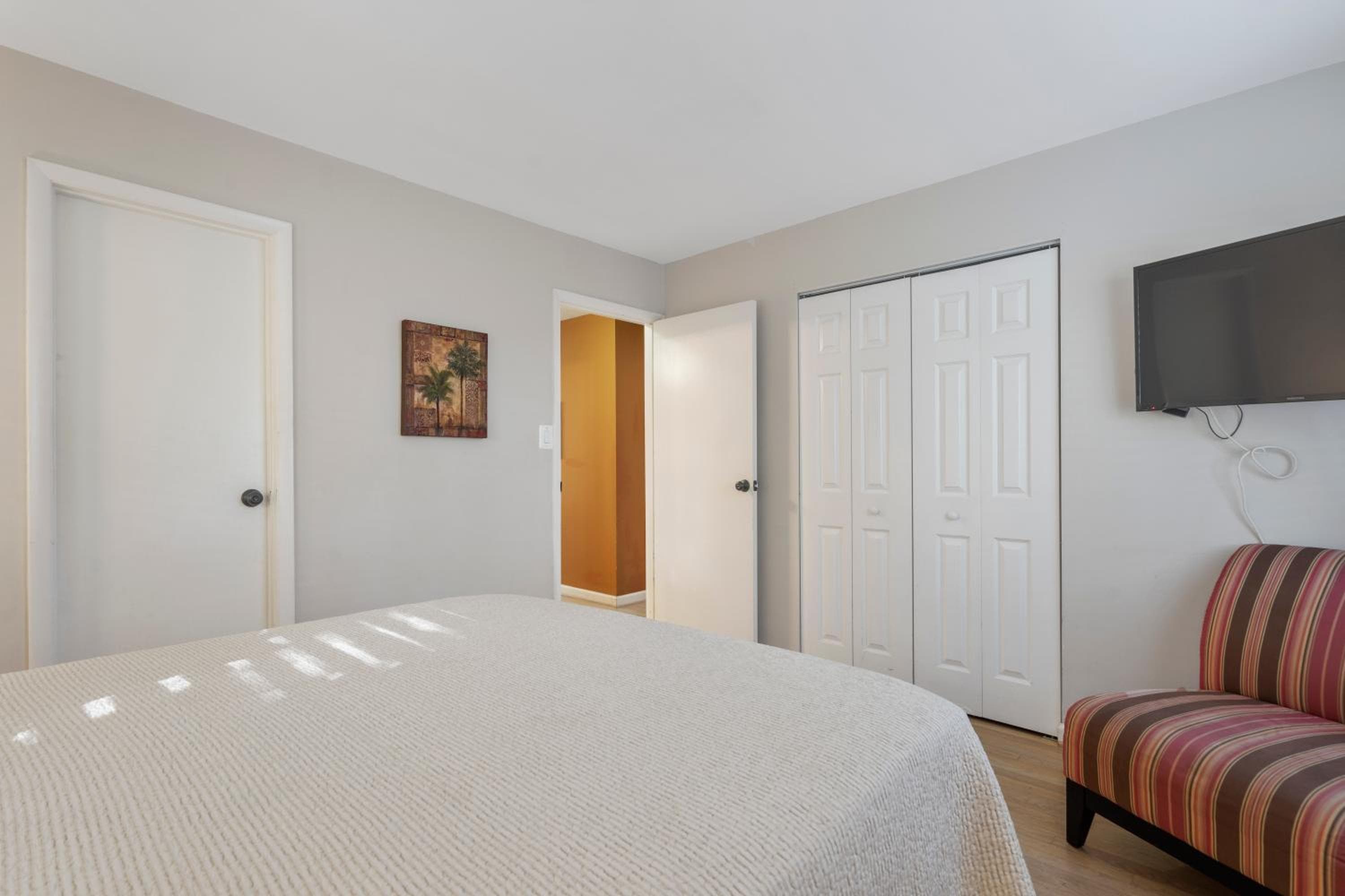 Spacious 5 Bedroom Home in Washington DC Suburb