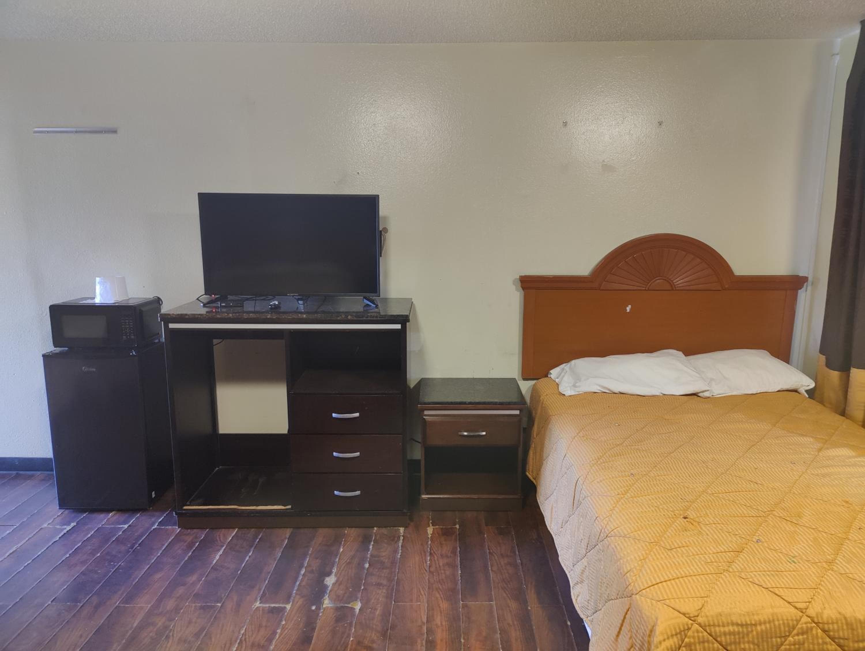 Best Inn & Suites