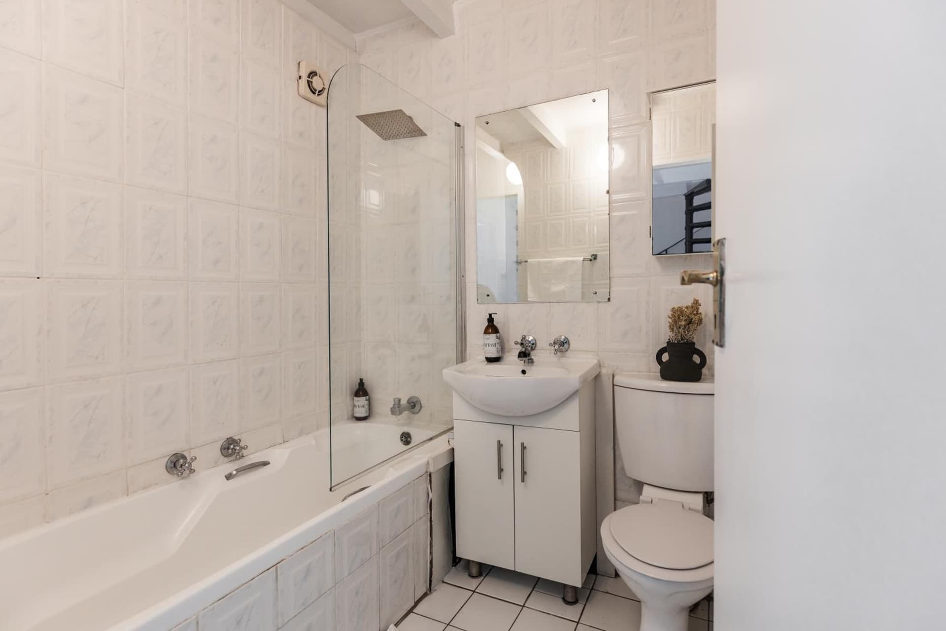 Silvertree Collective Spacious Central Apartment