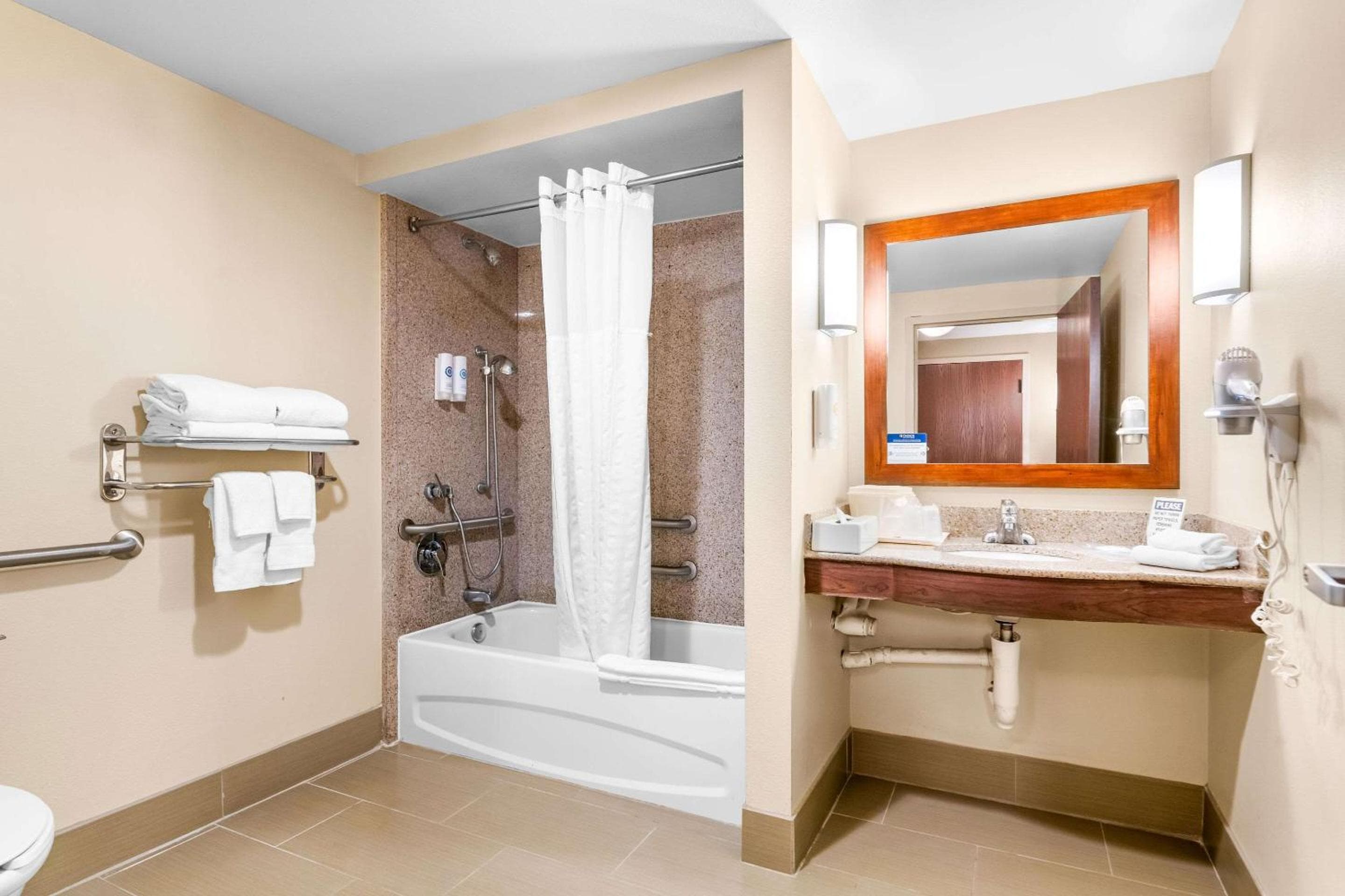 Comfort Suites Orlando Airport