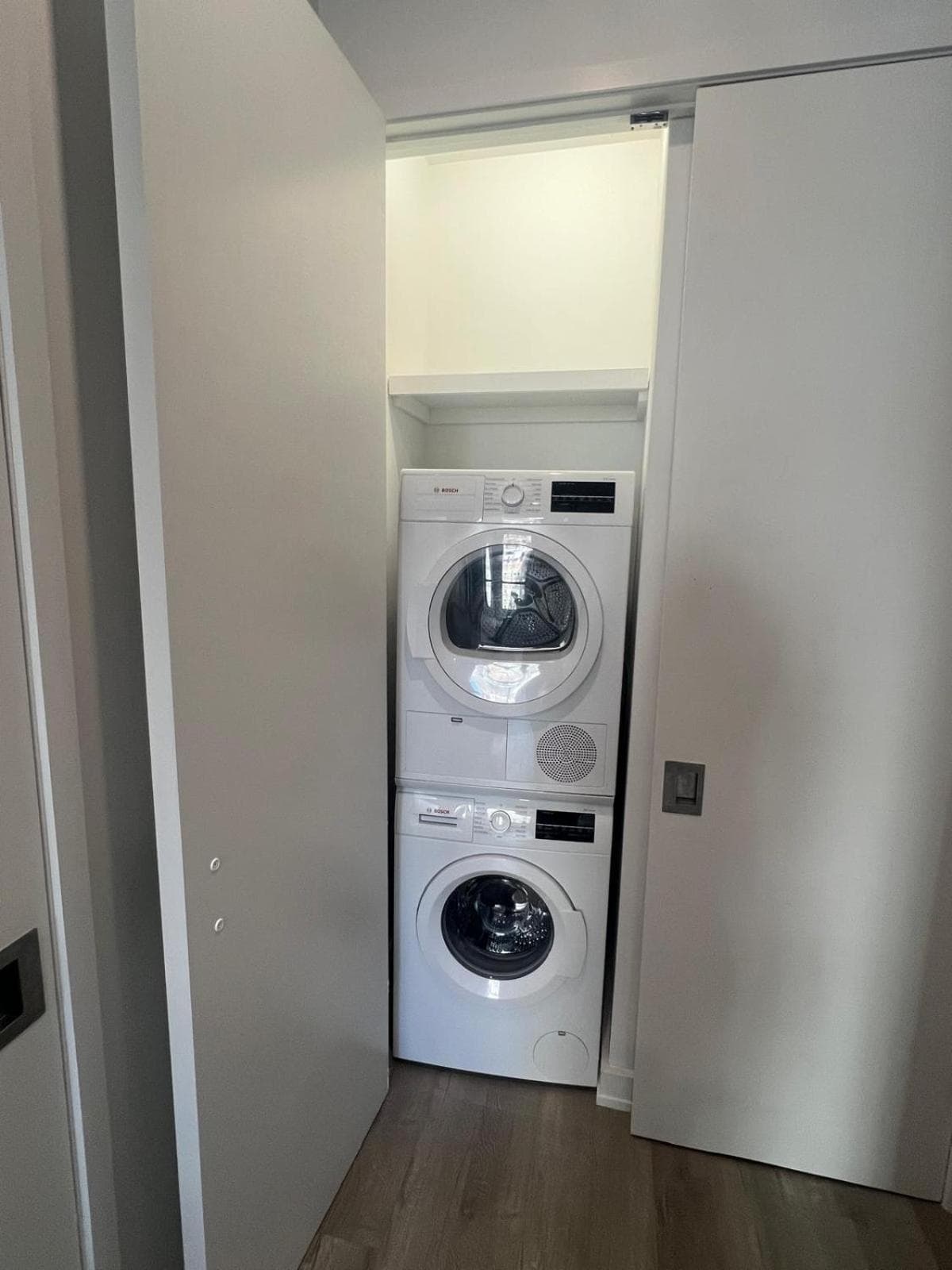 Luxury 2 BD unit in Financial District