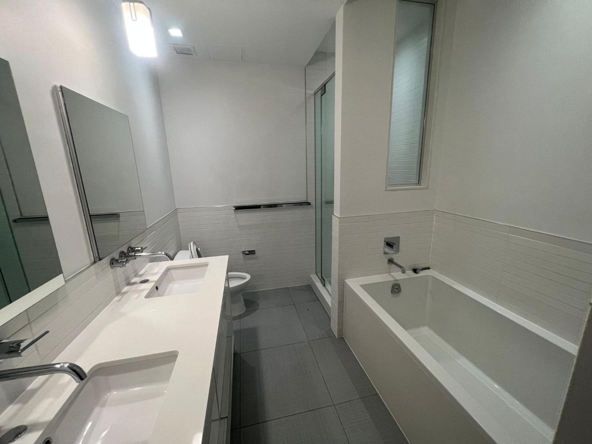 Luxury 2 BD unit in Financial District
