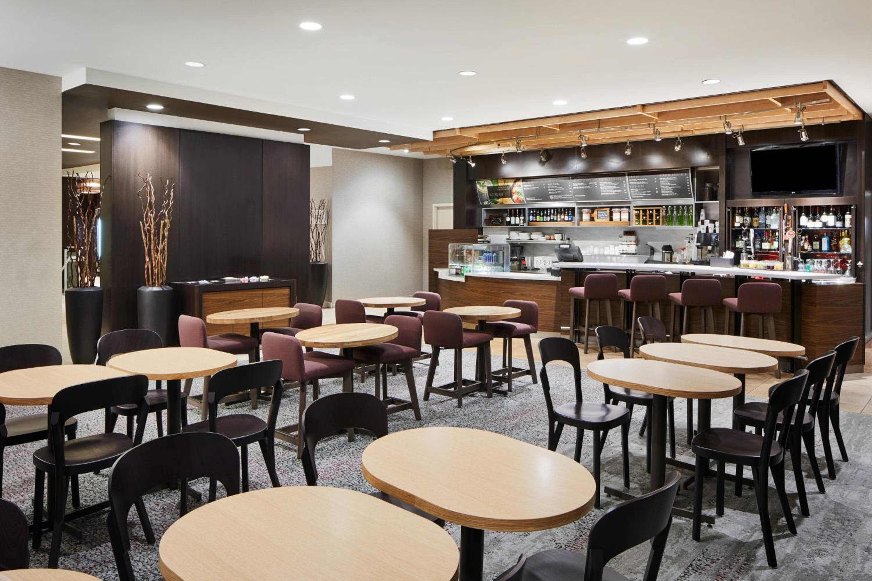 Courtyard by Marriott Newark Downtown