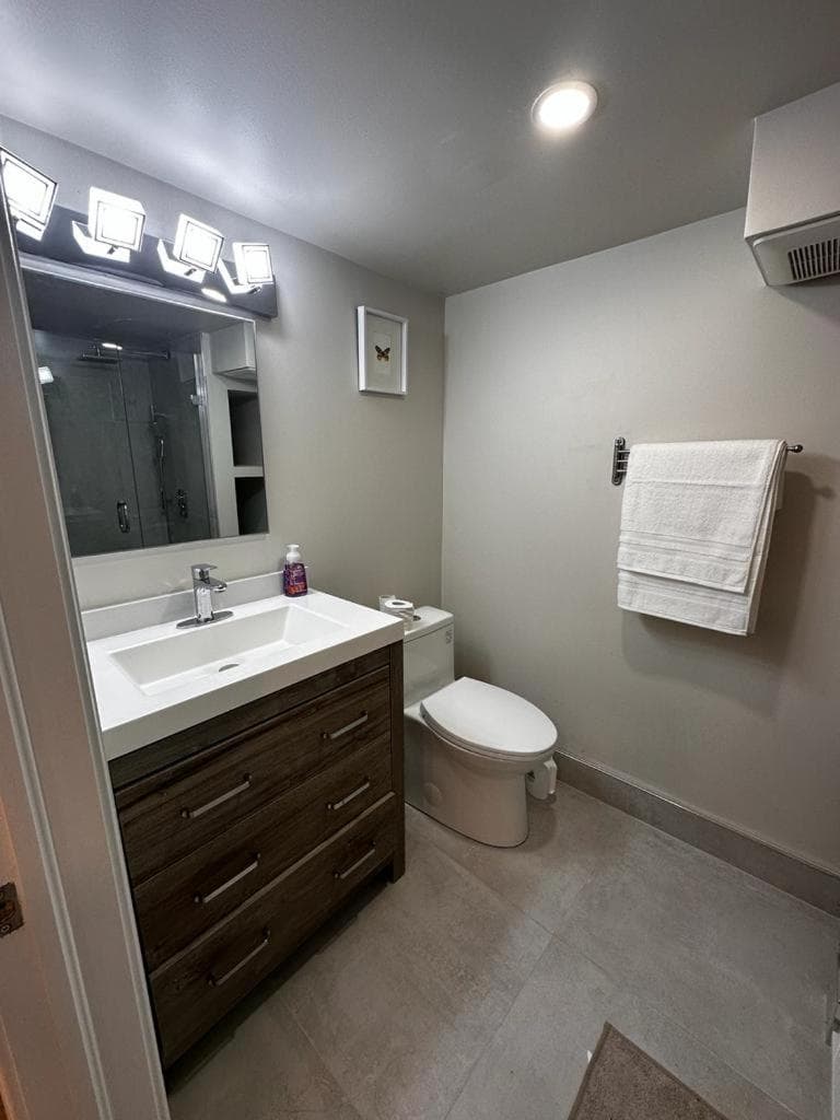 Pvt Studio Near Waterloo Airport & Minutes to Downtown Basement unit No Pet Allowed