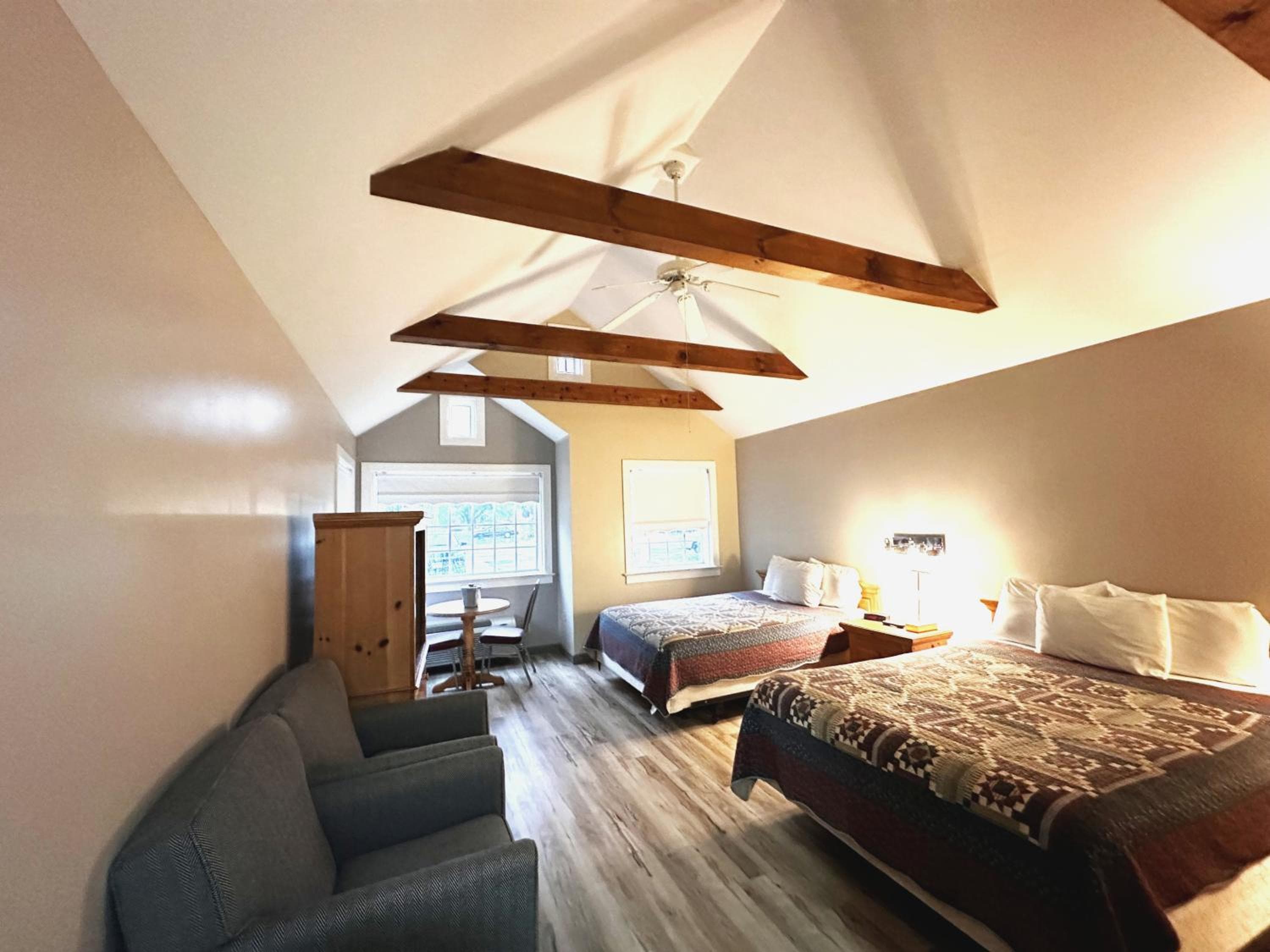 Spruce Lane Lodge and Cottages
