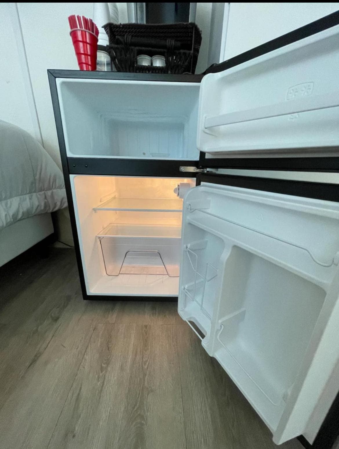 Superior beach studio with Pool Access and free parking