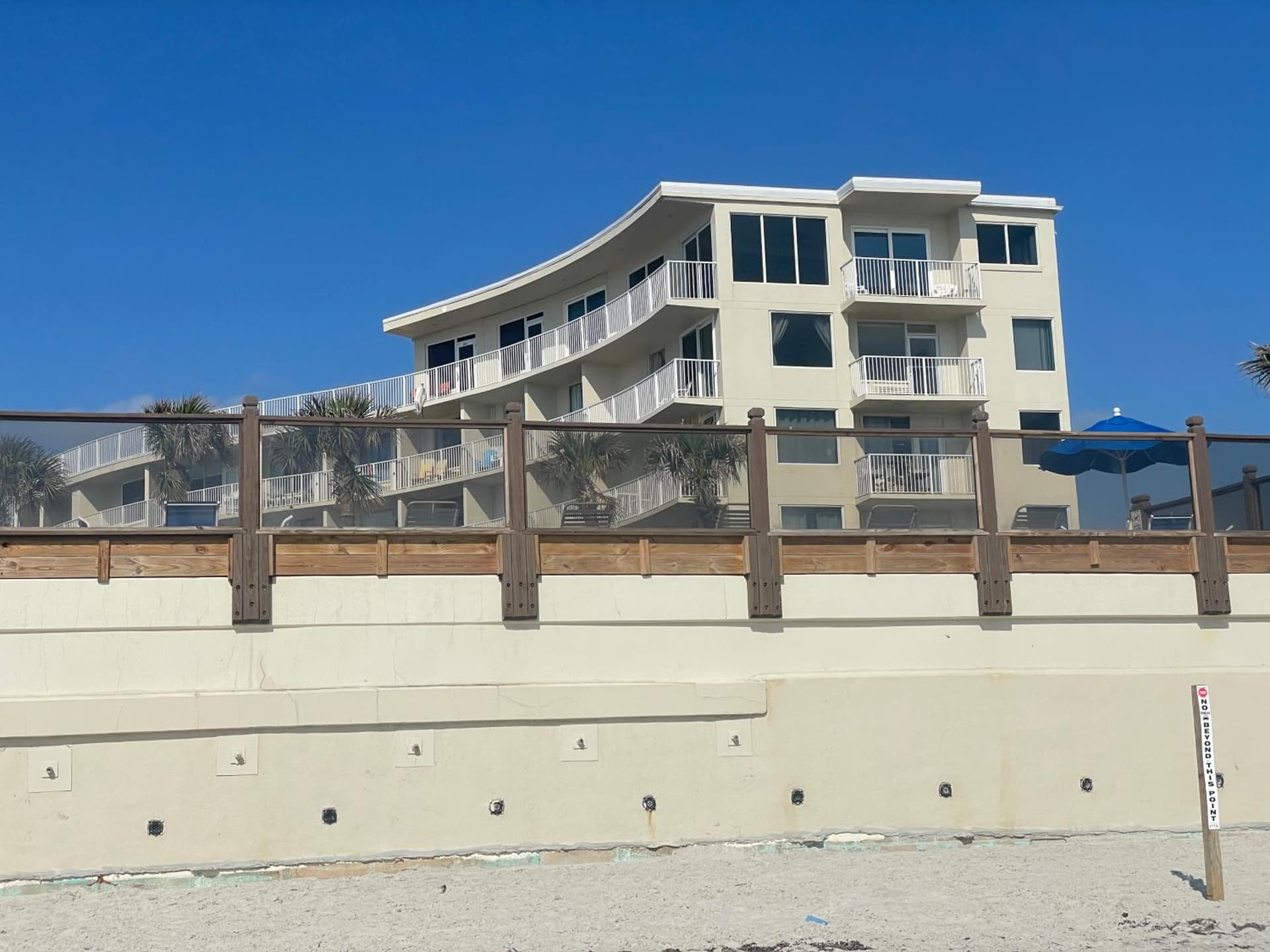 Superior beach studio with Pool Access and free parking