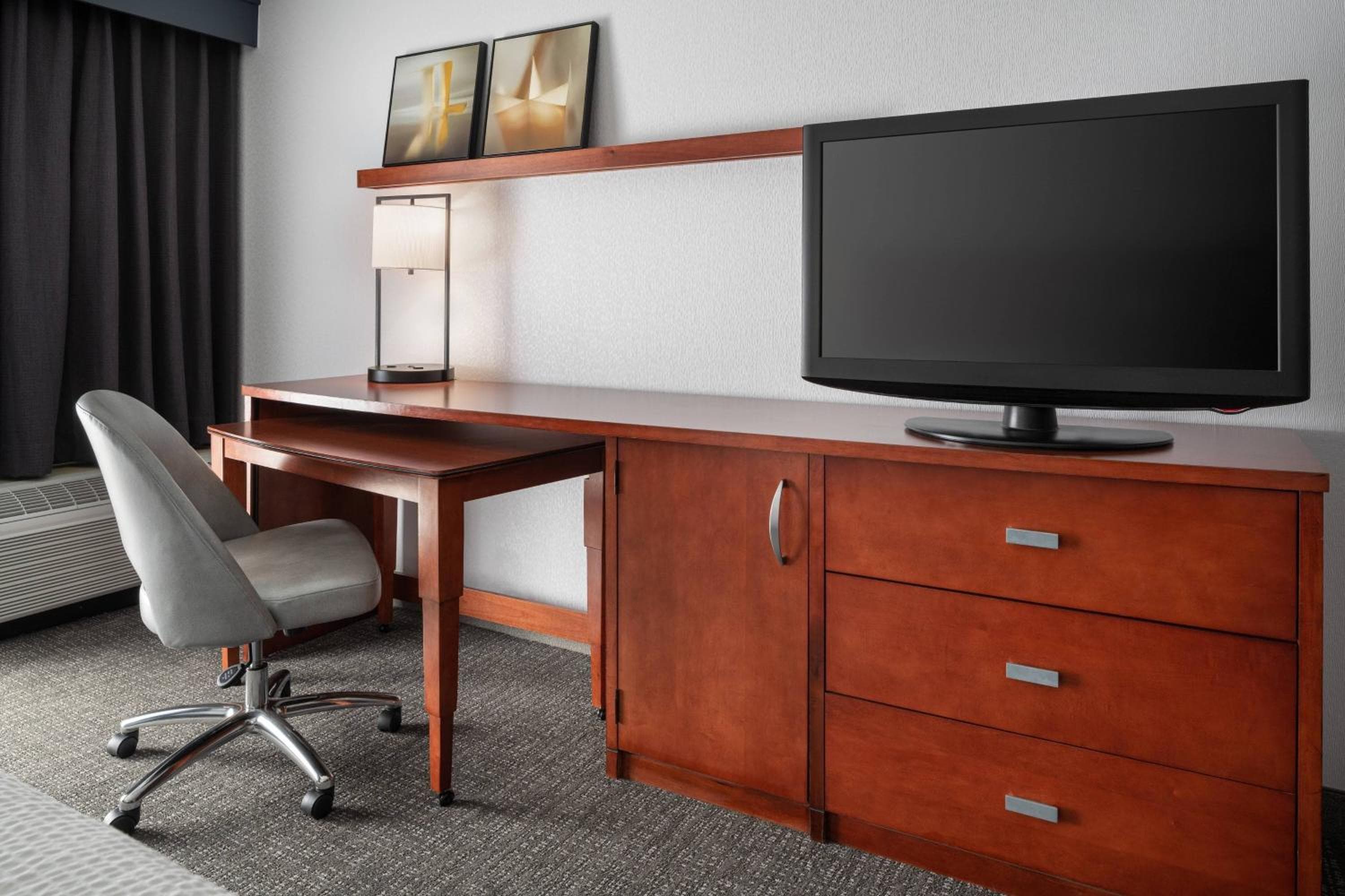 Courtyard by Marriott Pleasanton