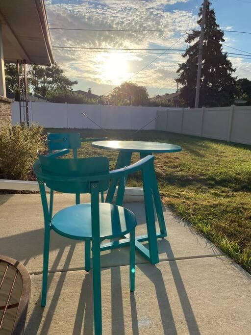 Spacious 2 bedroom home in Niles, Illinois with office, full kitchen and 2 baths