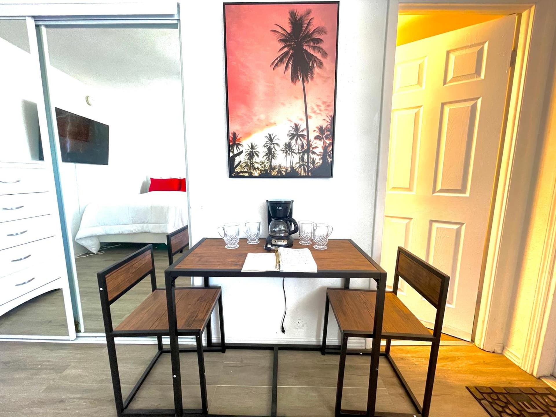 Superior beach studio with Pool Access and free parking