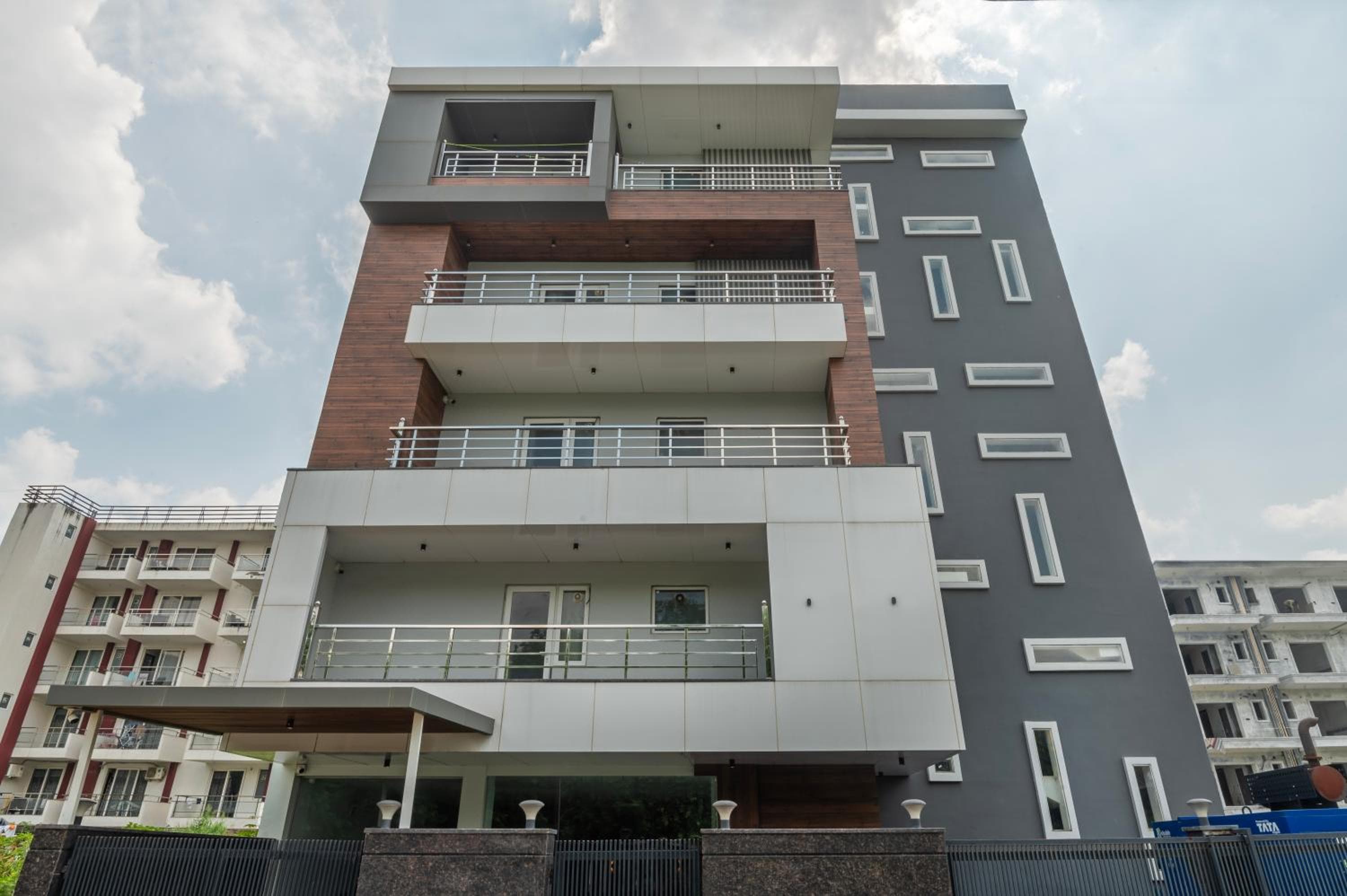 Wandr Hotel Medicity Gurugram, Near Medanta Hospital