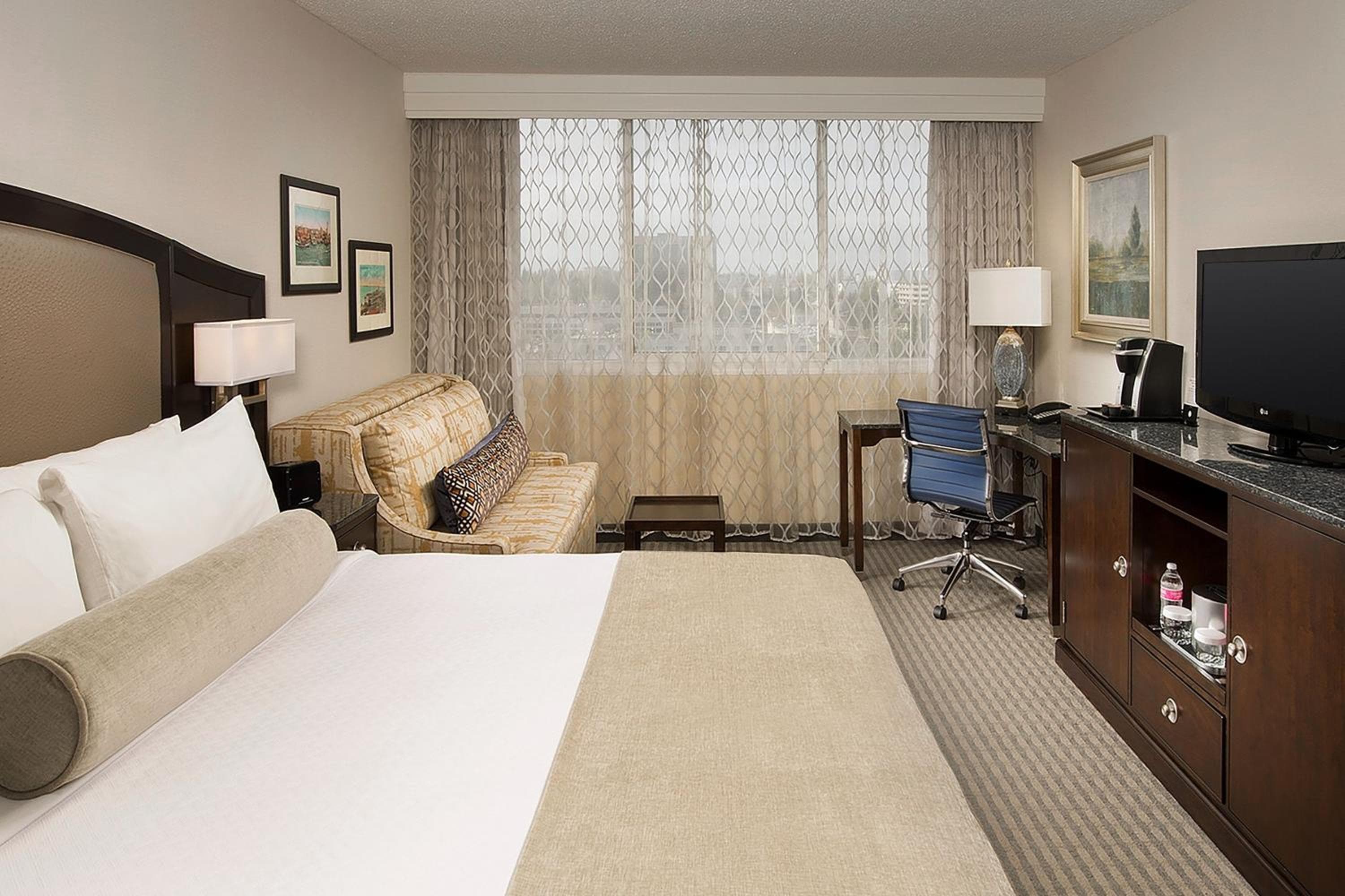 Skybridge Seattle Airport Hotel