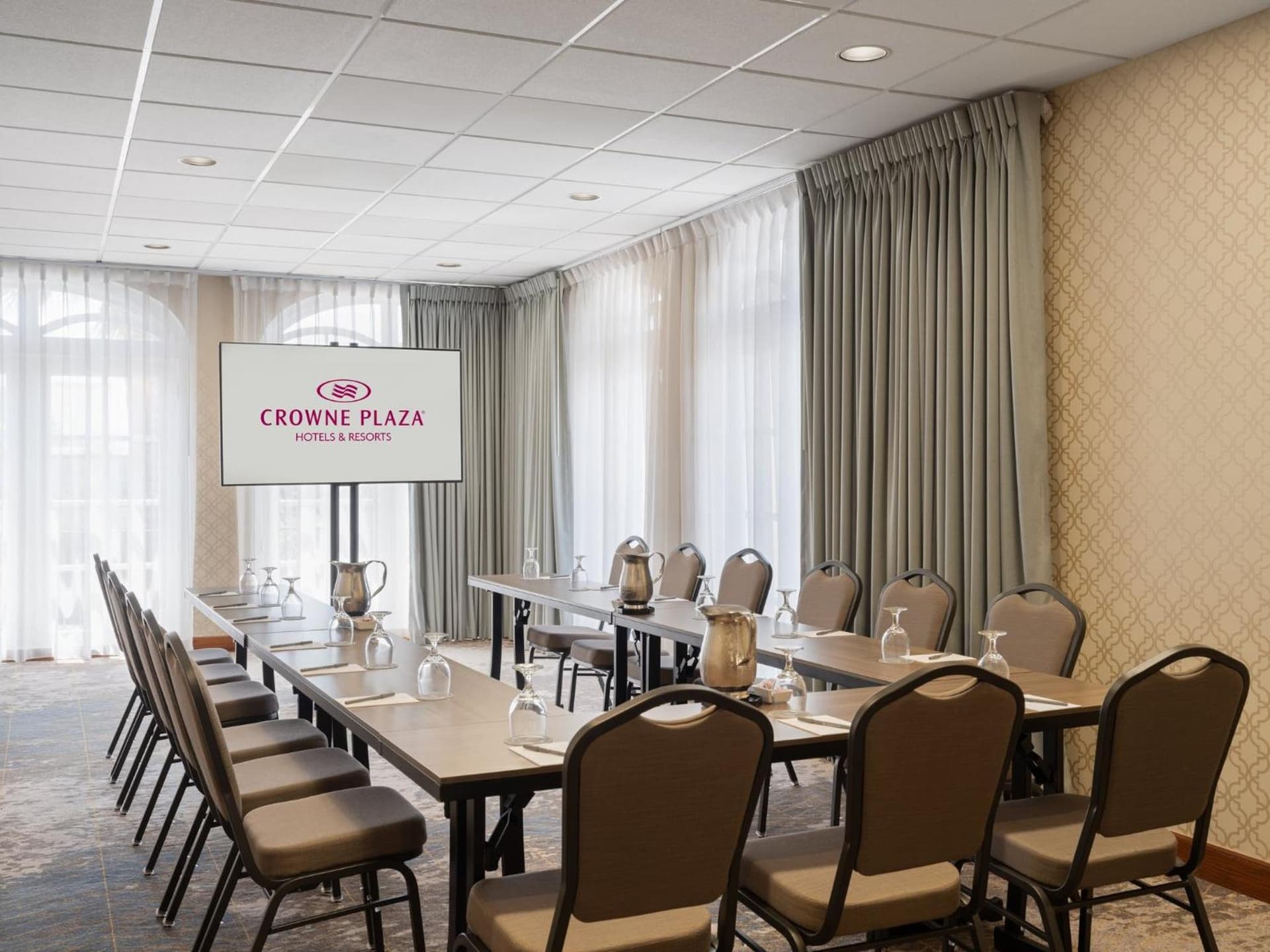Crowne Plaza Phoenix - Chandler Golf Resort by IHG