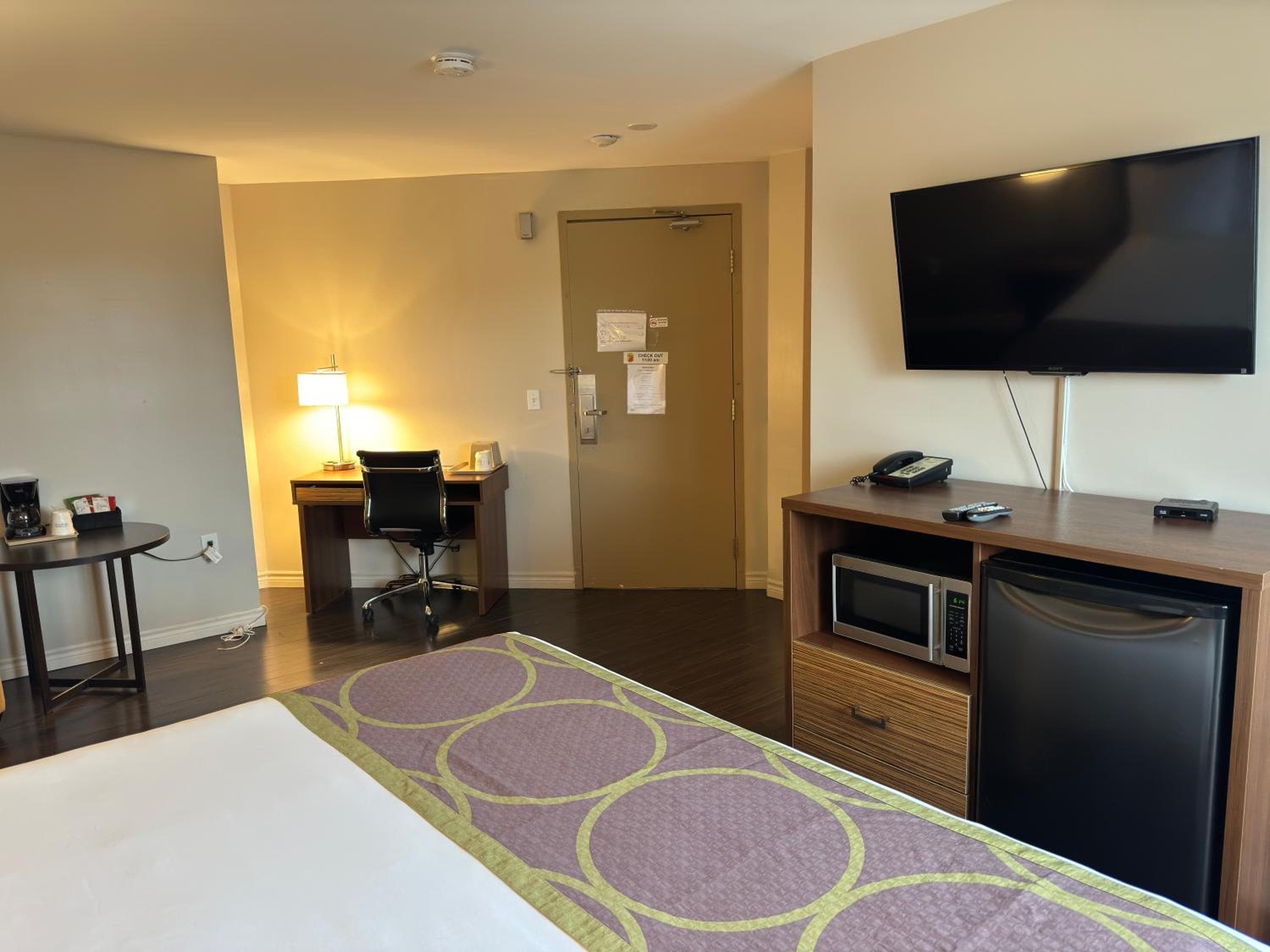 Super 8 by Wyndham Guelph