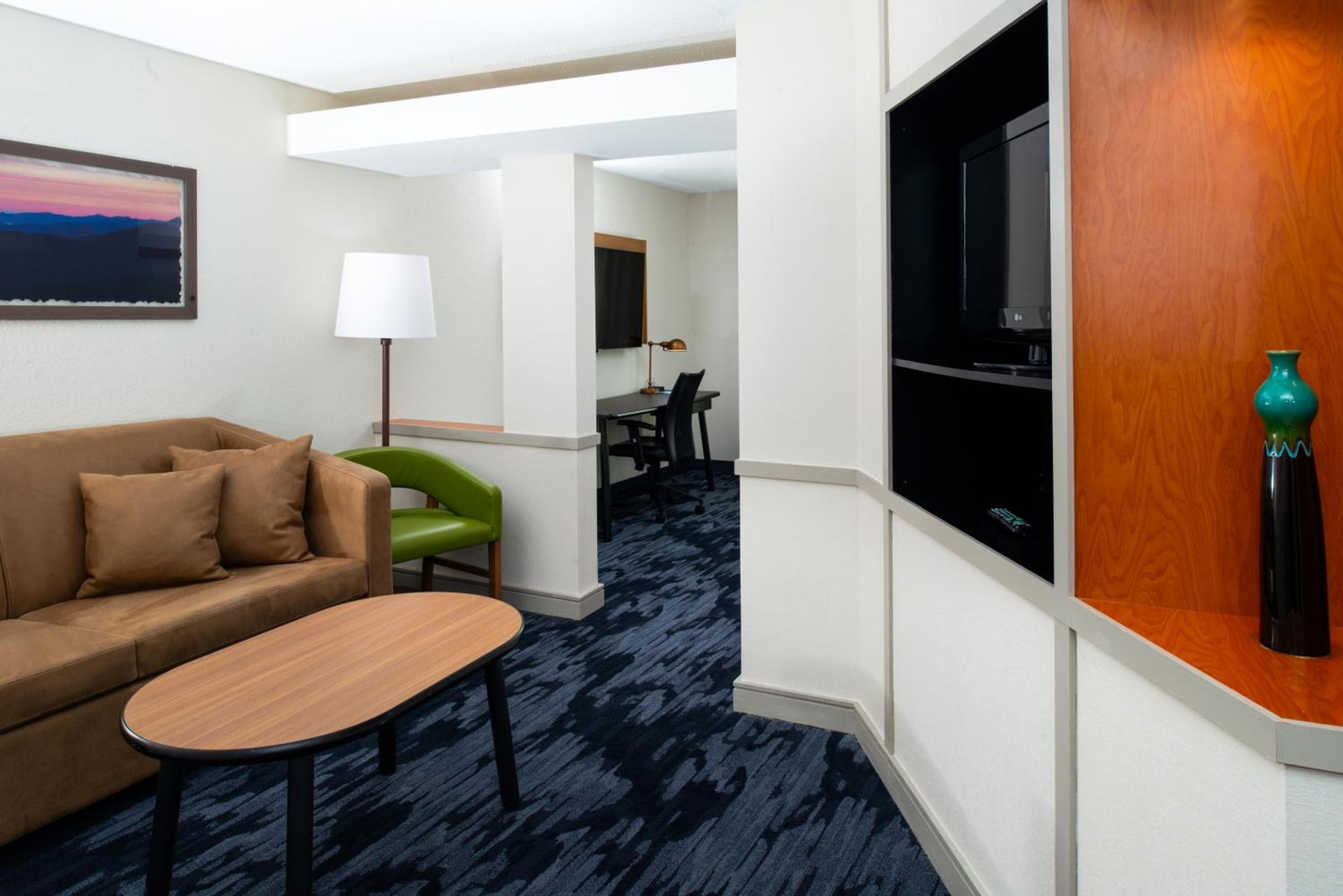 Fairfield Inn & Suites Greensboro Wendover