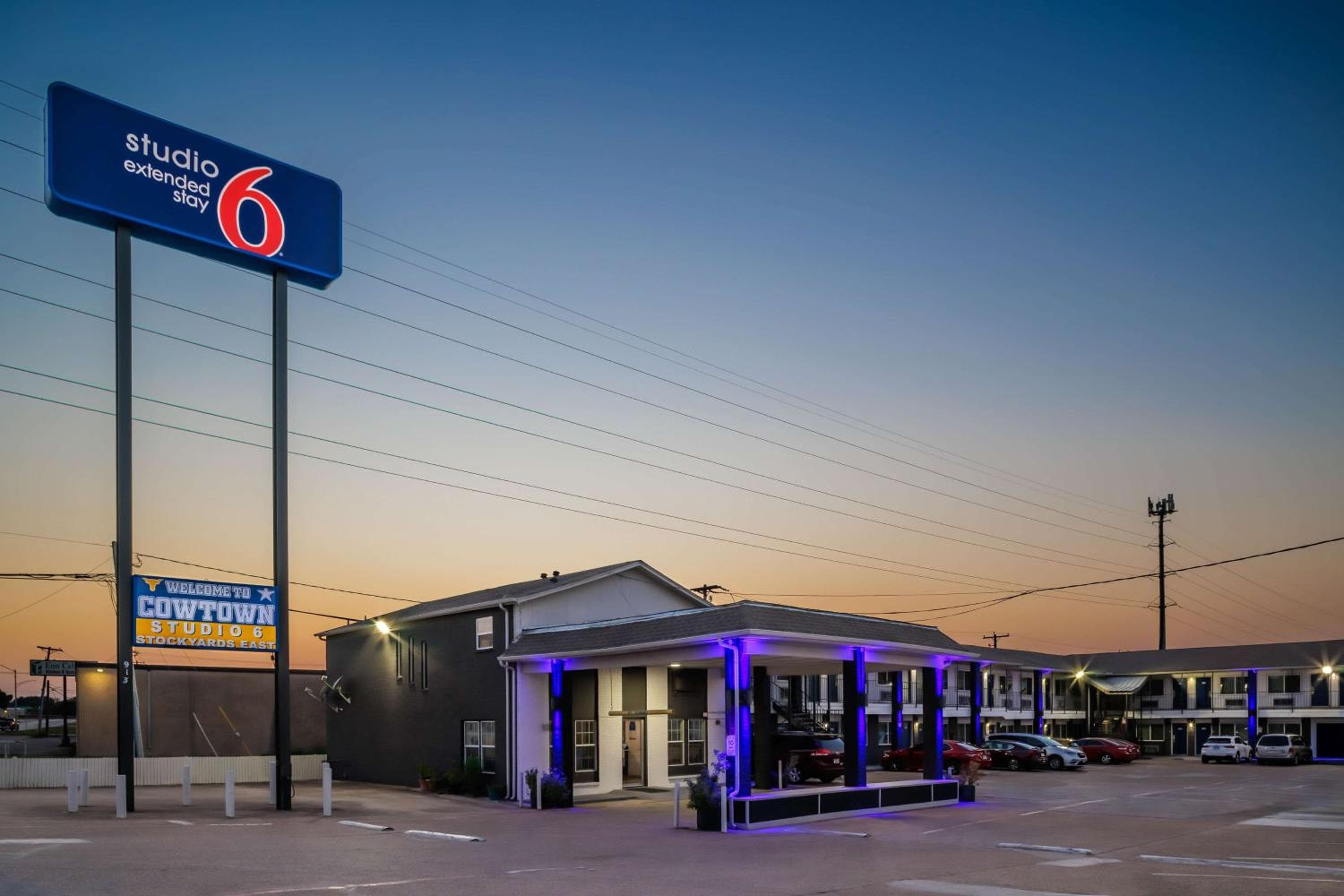 Studio 6 Fort Worth, TX - Stockyards East