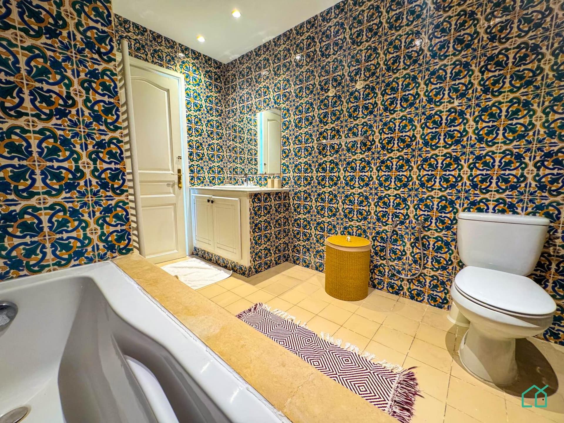 Coste Sidi Bou Said A4: Cozyand central