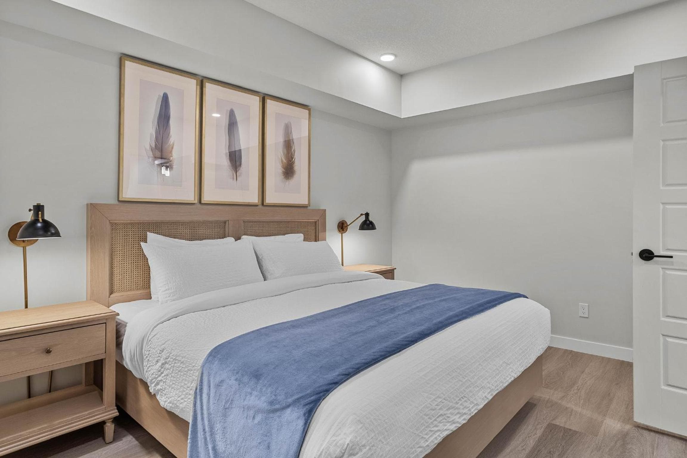Perfect 3 bed-2 bath Top Floor Hot Tub Heated Pool Gym