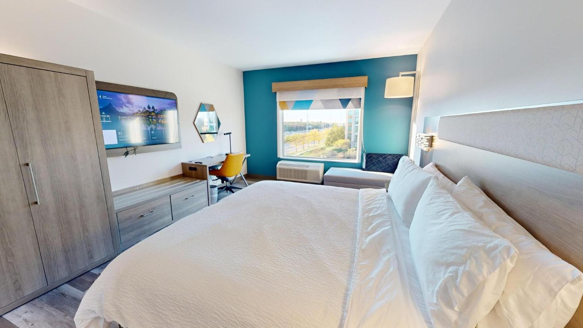 Holiday Inn Express & Suites Chicago Schaumburg, an IHG Hotel