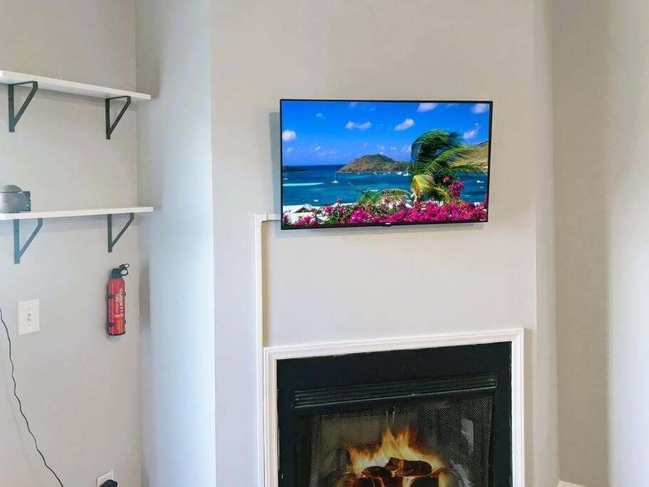 Bright 2BR Midtown Wilmington - Walk to Trader Joe's & Whole Foods, Top-Rated Location