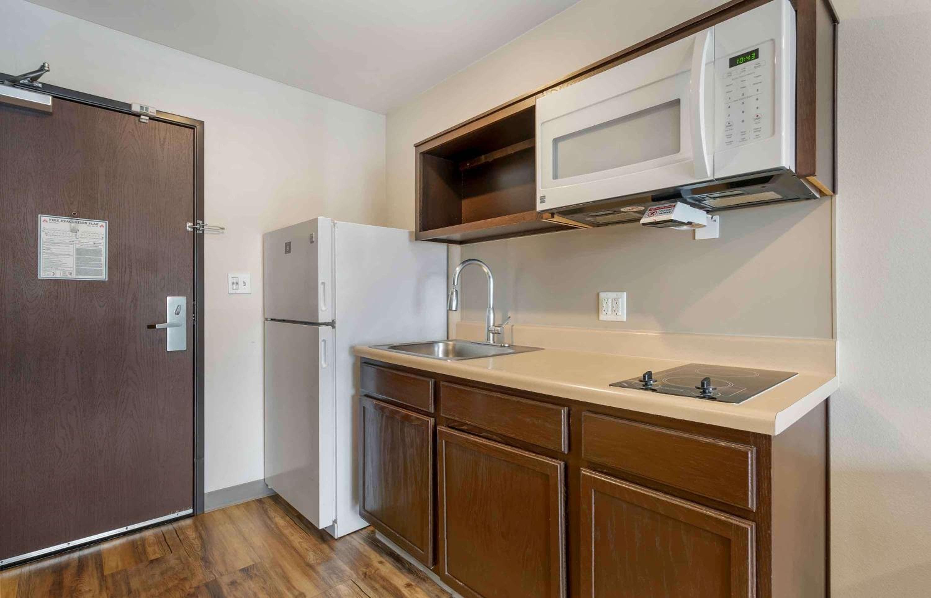 Extended Stay America Select Suites - Orlando - Airport