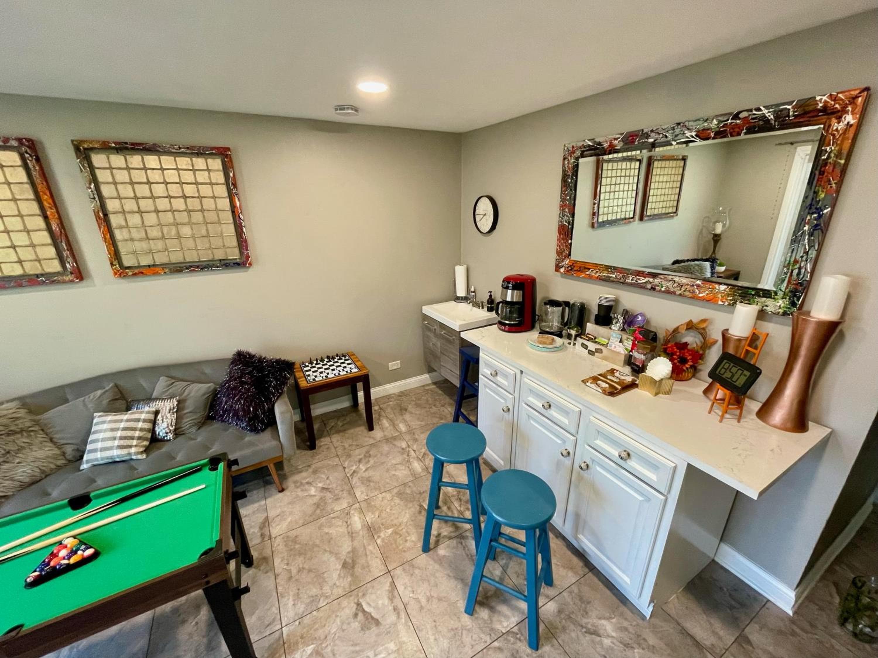 Schaumburg Paradise Oasis with a secret garden and private Pool