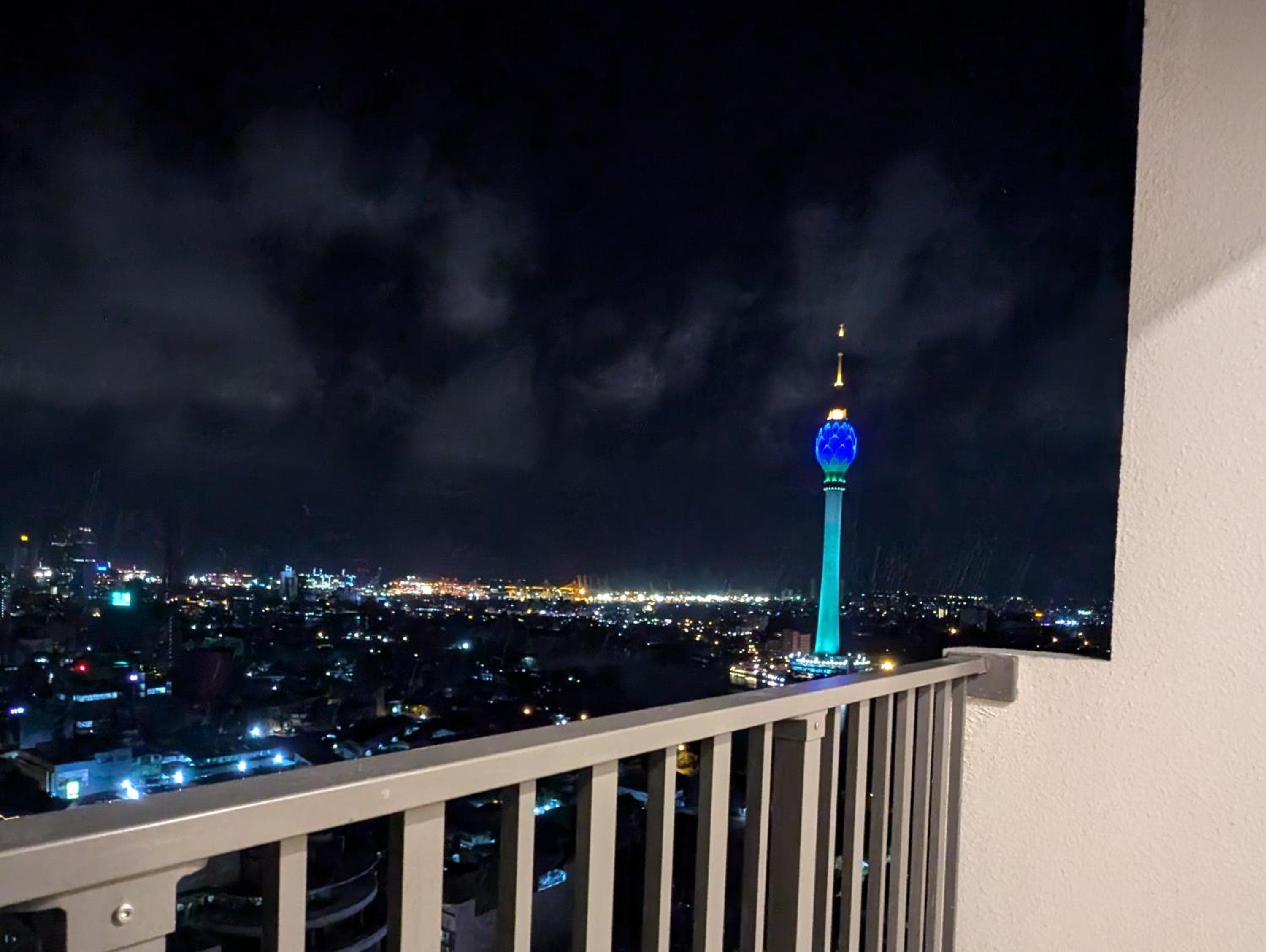 Manje's apartment in Trizen skyline, Union place
