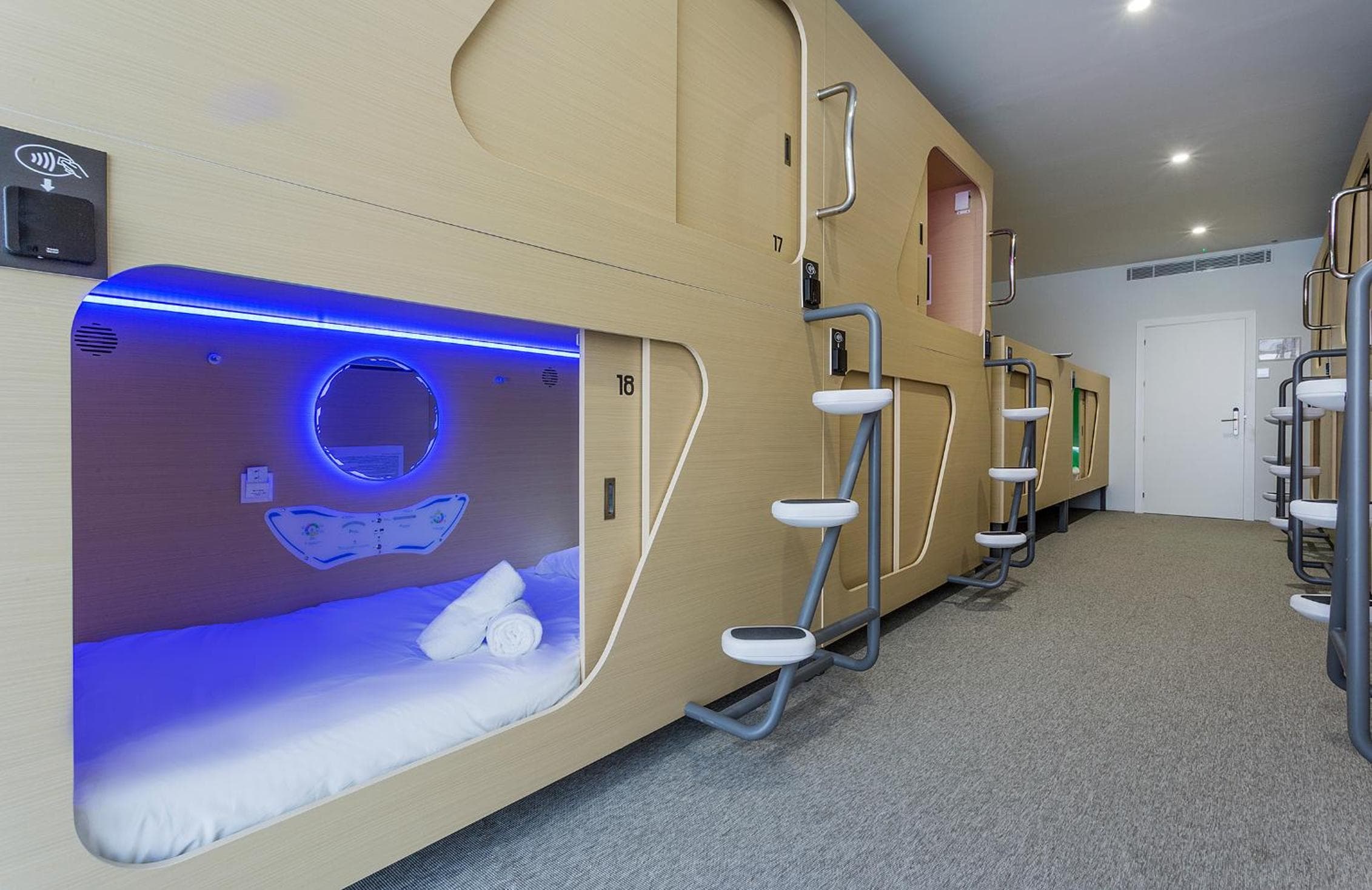 Urban Cube Hostel Sevilla