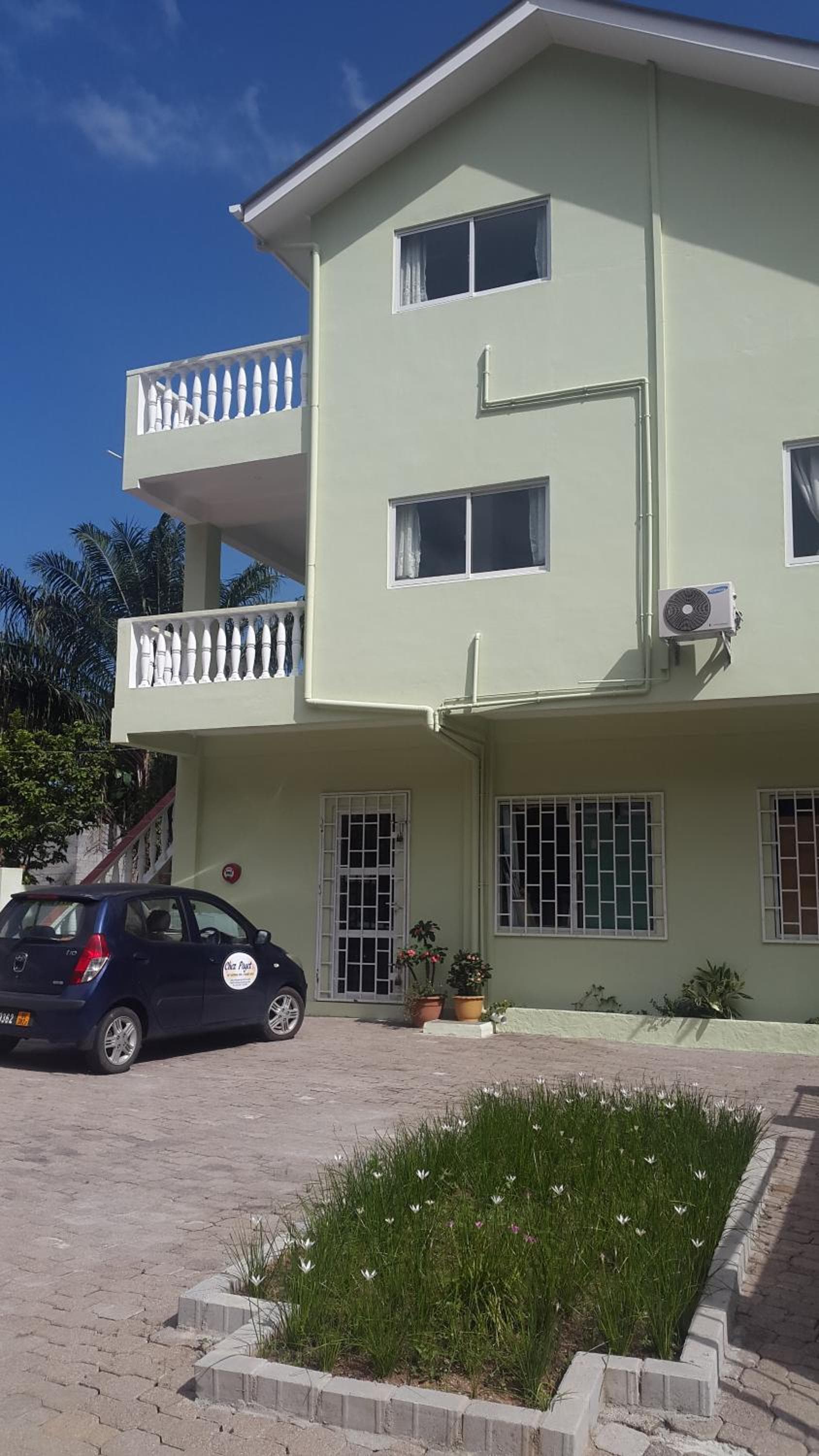 Chez Payet Airport Guesthouse