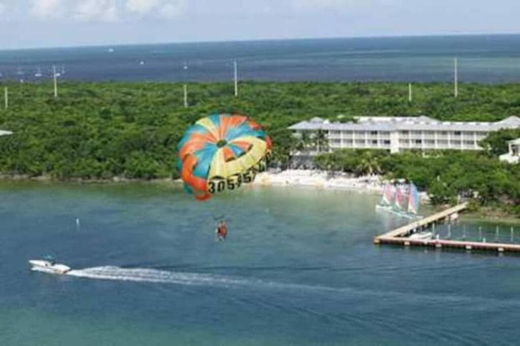 Toes in the Sand - 2 Bedroom Condo Sleeps 4