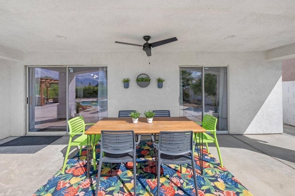 Desert Oasis-Large Pool & Spa, Firepit, Gameroom, Hammocks