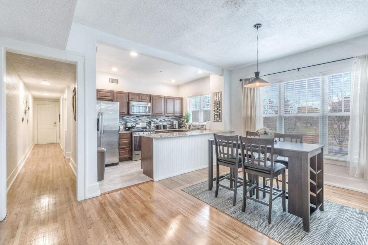 Carson Flats Apt #6 | 1BR • Near BOK• OSU Med•Dtwn