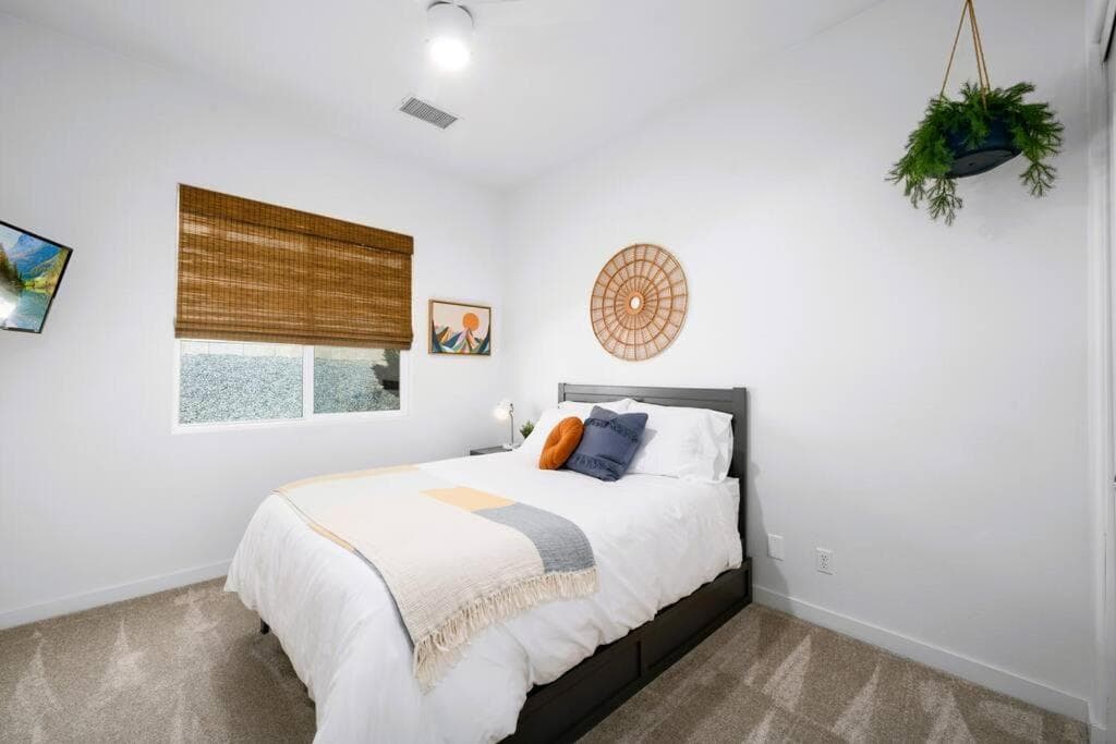 Golden Sunset- Saltwater Pool & Spa, Putting Green, Firepit, Gameroom