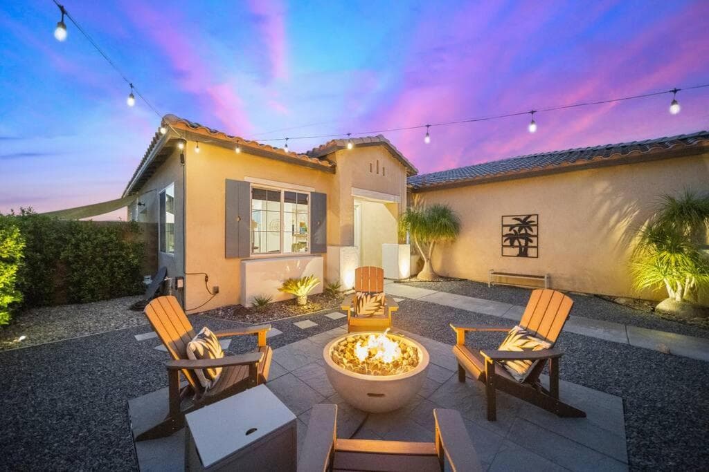 Golden Sunset- Saltwater Pool & Spa, Putting Green, Firepit, Gameroom