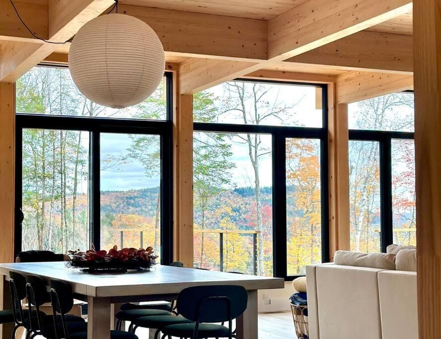 La Kabina with Mt Tremblant view