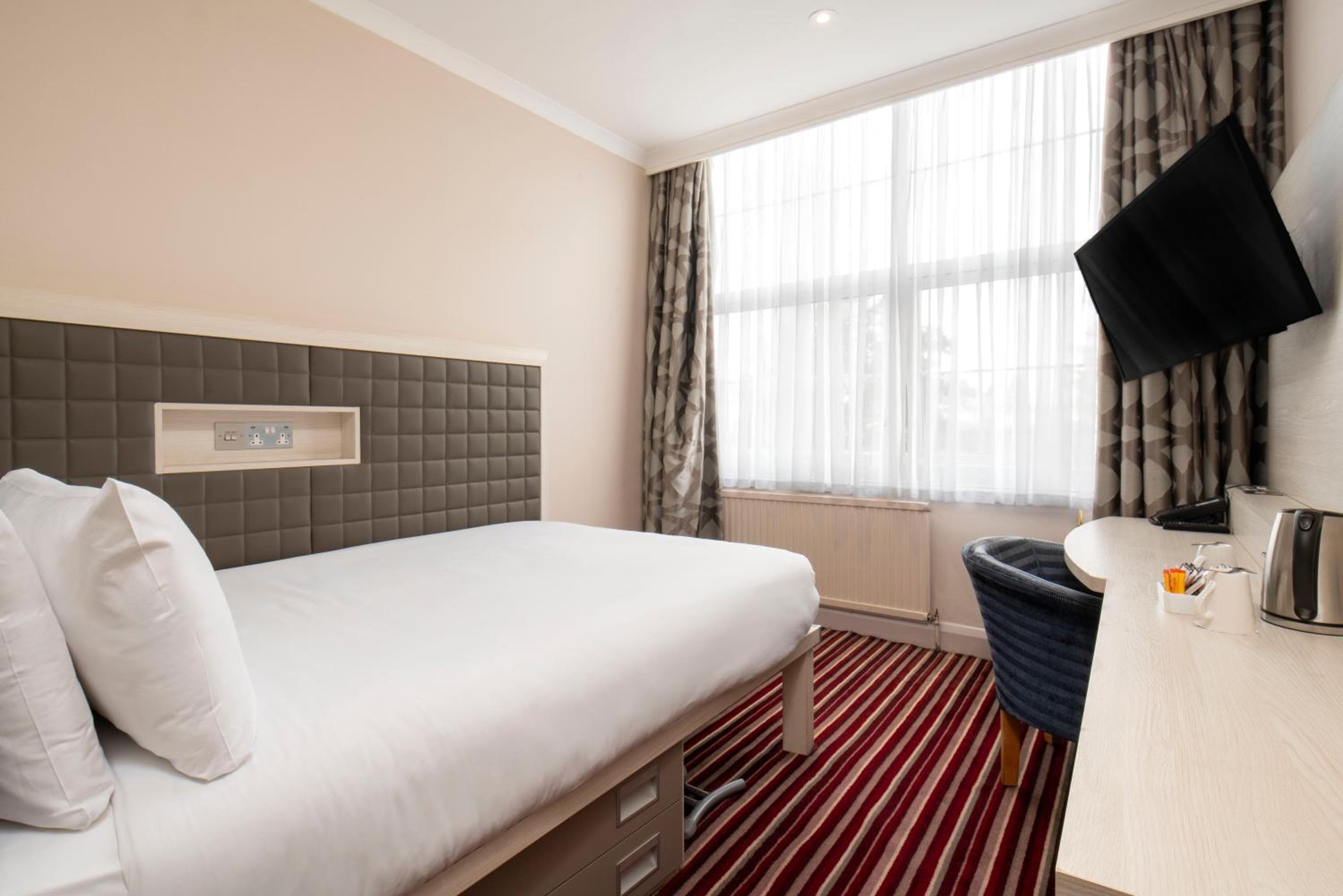London Croydon Aerodrome Hotel By Sunday
