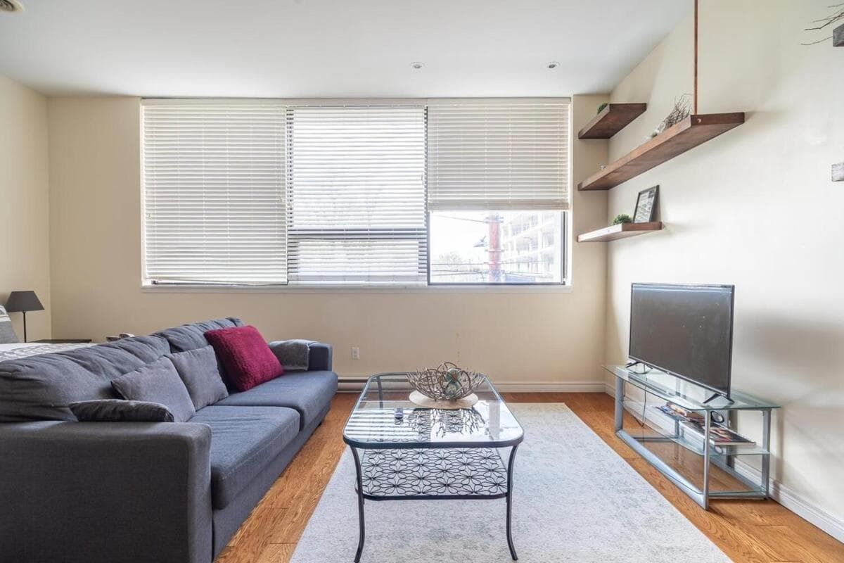 Bright & Charming Loft with AC, Unit 3