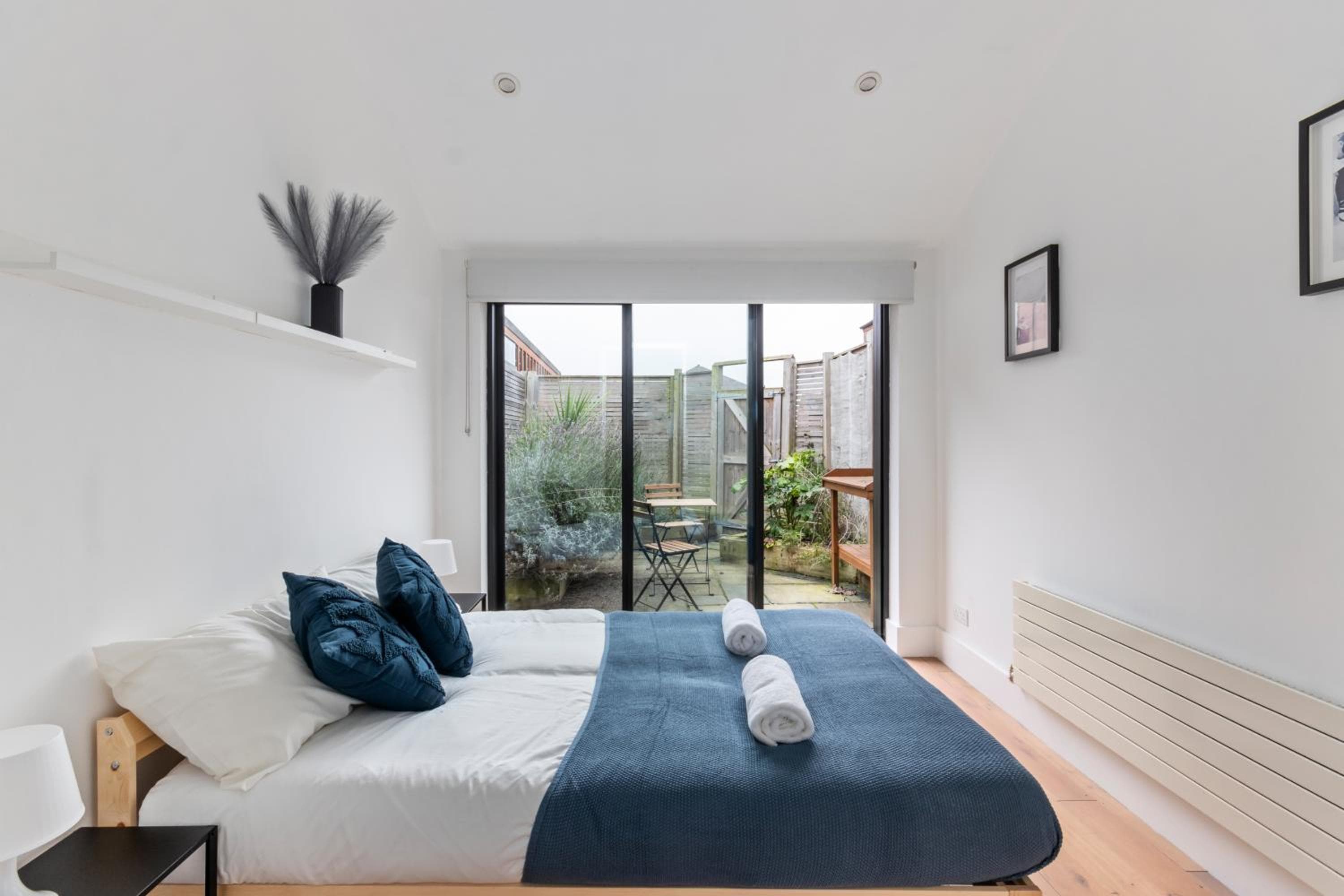 St Albans Centre Home - 4BR - 2 FREE parking