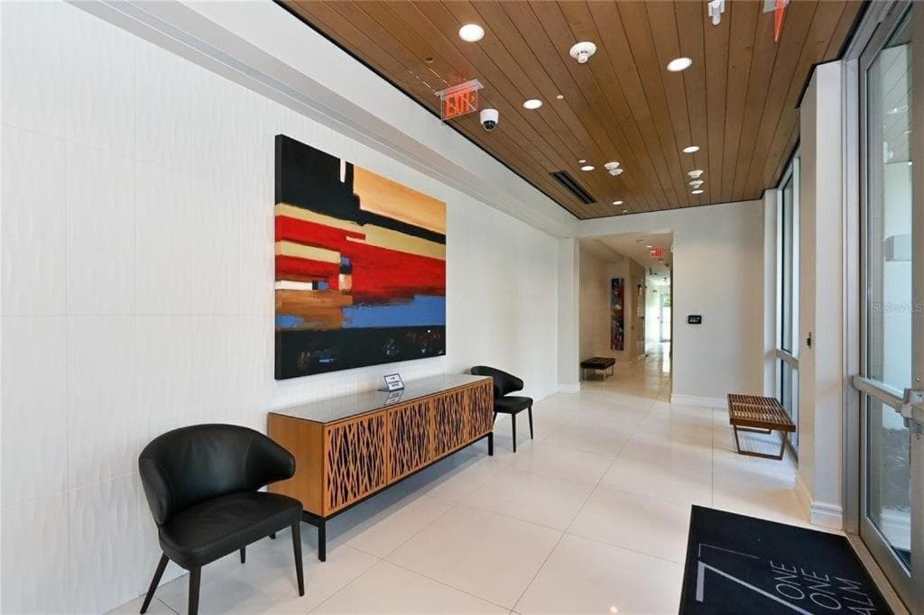 Magnificent Oceanfront Penthouse with Stunning Views in Sarasota