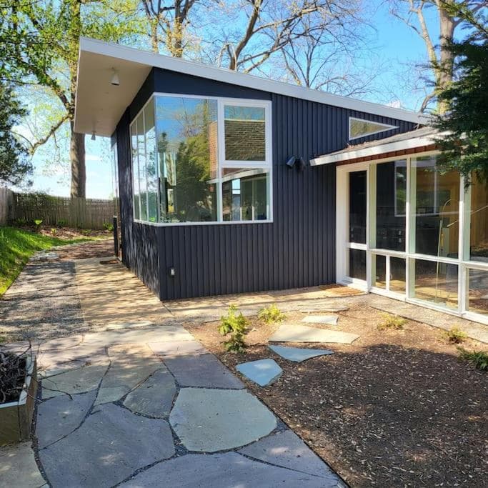 Fall-Winter Mid-Century Modern Relaxing, Retreat