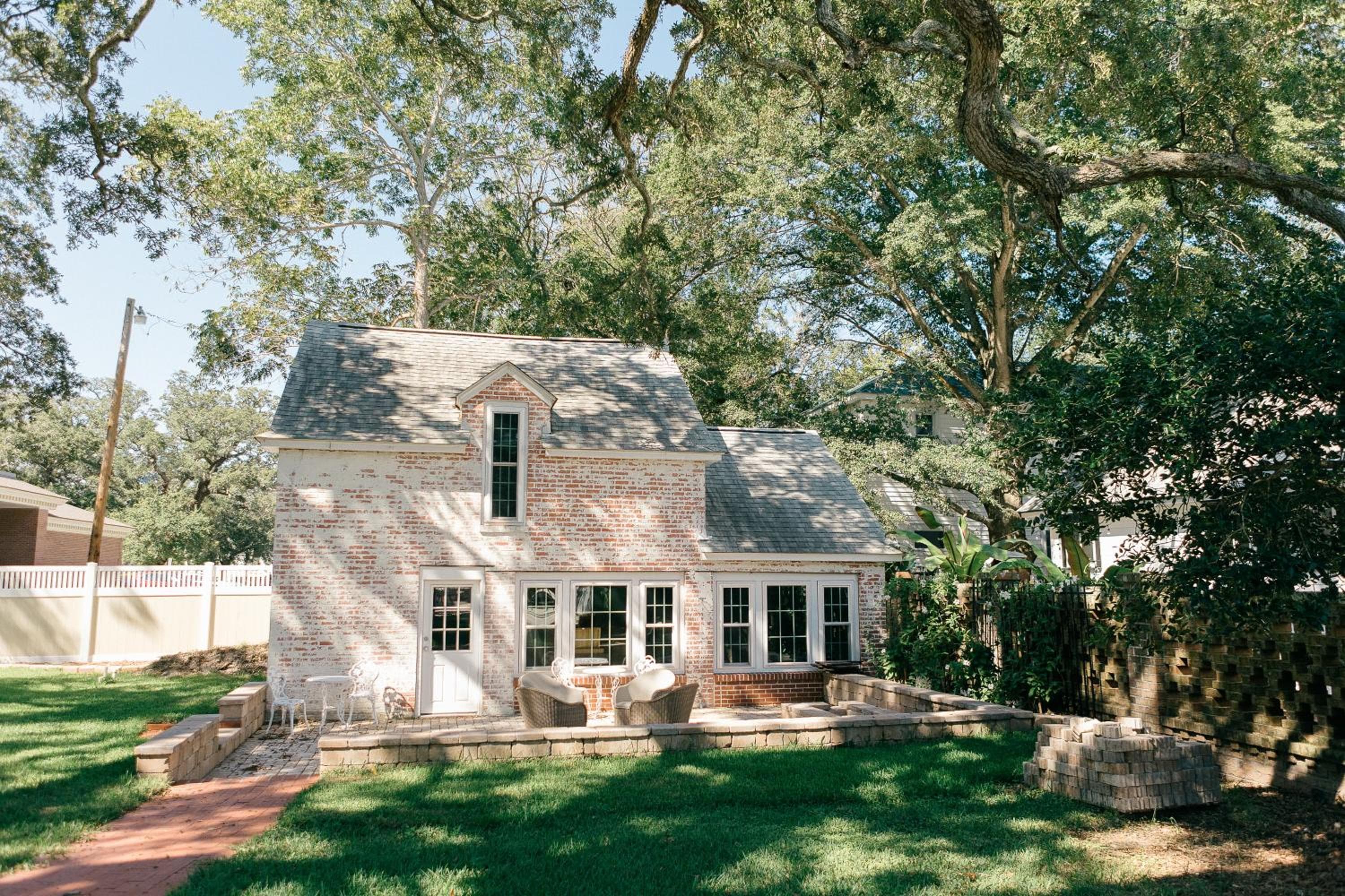 The Carriage House Inn Bed and Breakfast